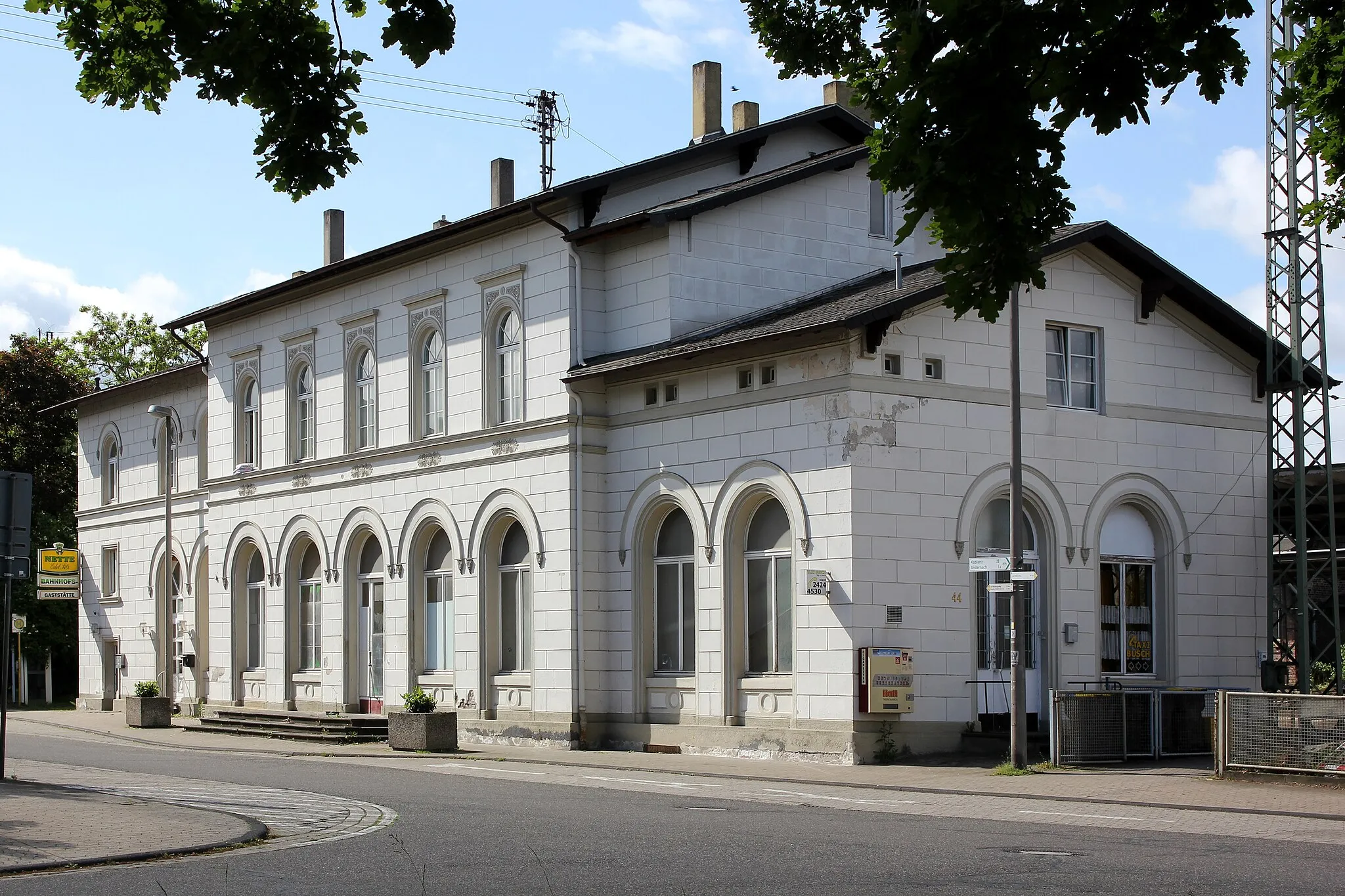 Photo showing: Bahnhofsgebäude in Weißenthurm, erbaut um 1855