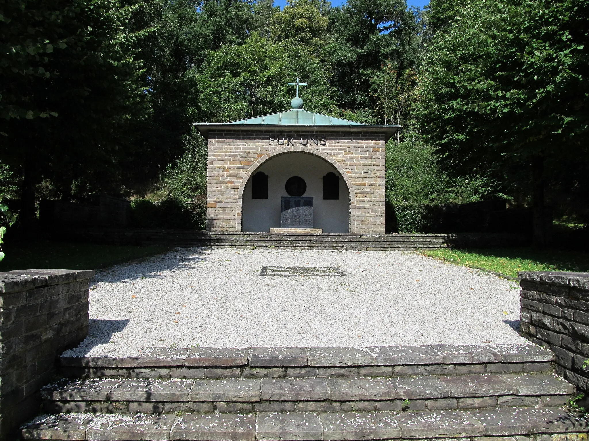 Photo showing: Das Ehrenmal in Salchendorf (Neunkirchen), Kreis Siegen-Wittgenstein (NRW).