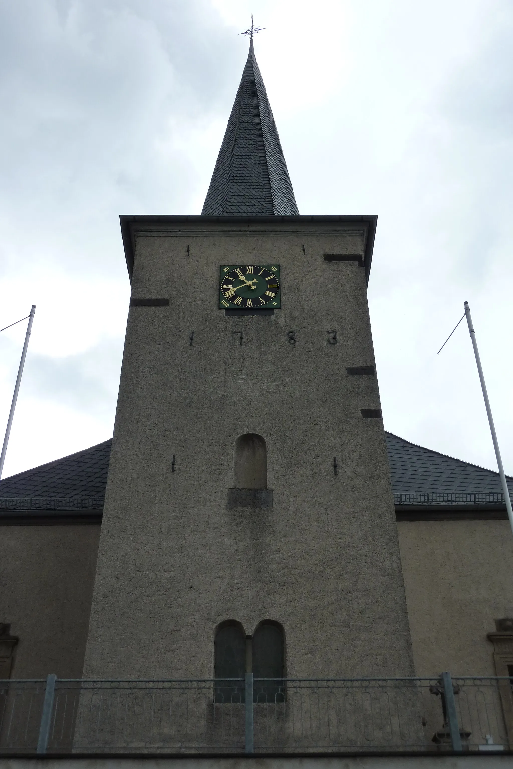 Photo showing: Westturm der katholischen Pfarrkirche St. Katharina in Karweiler, bez. 1783