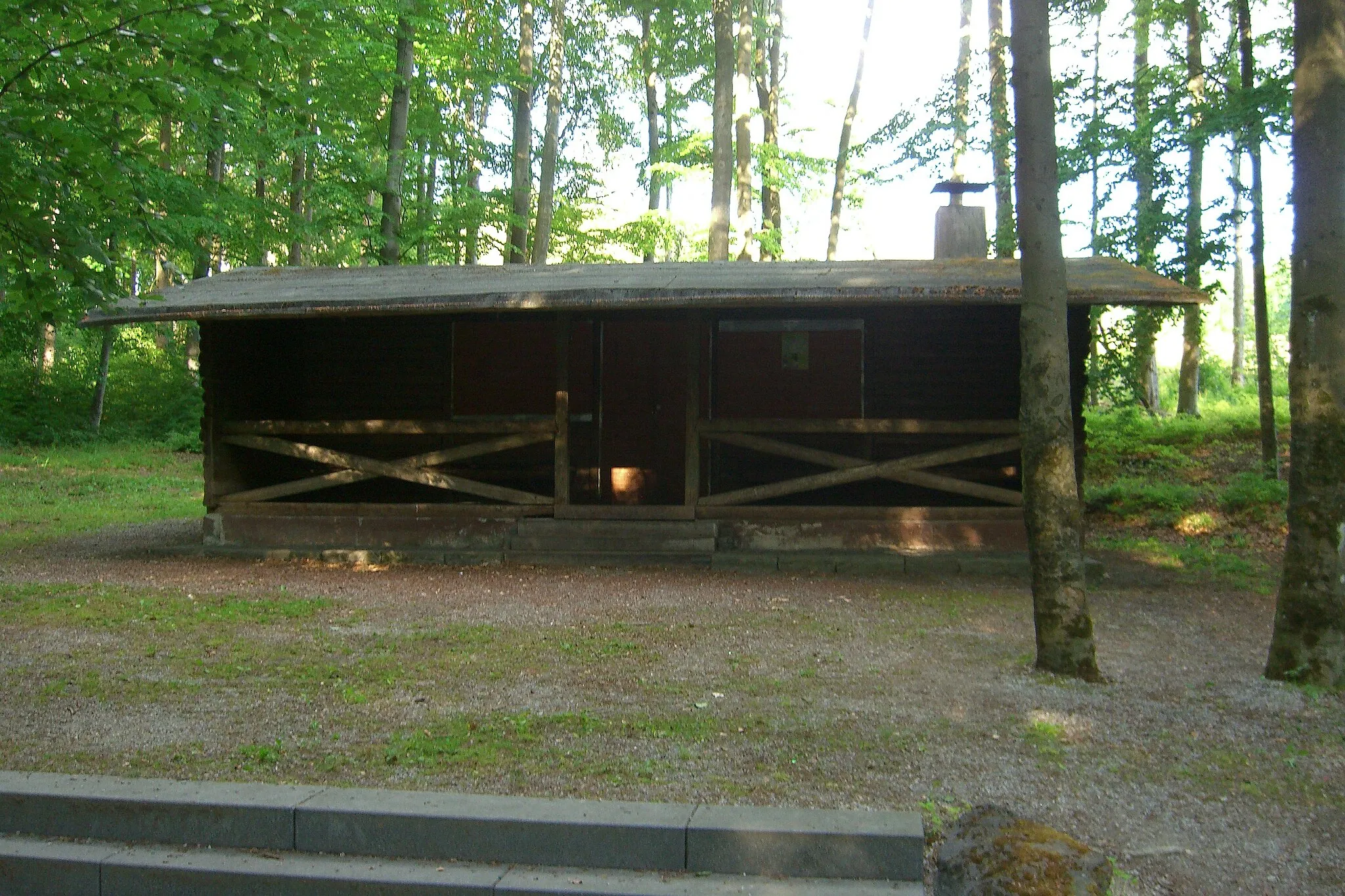 Photo showing: 'Feuerwehrhütte Hillscheid' ist eine Grillhütte mit Parkplatz in Hillscheid