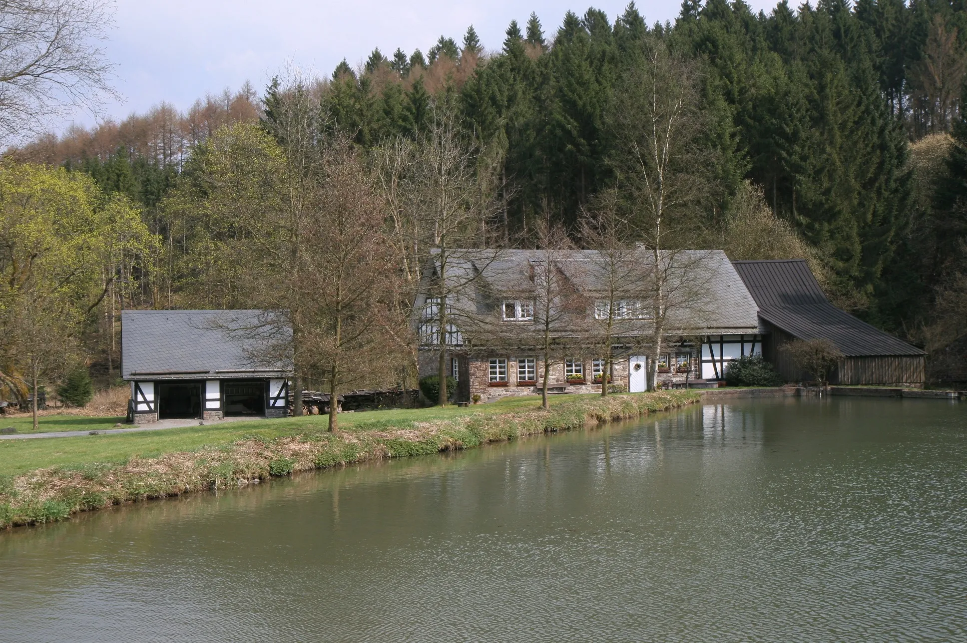 Photo showing: „Eichener Mühle“ in Drolshagen-Eichenermühle. Die Eichener Mühle steht unter Denkmalschutz und befindet sich in Privatbesitz.