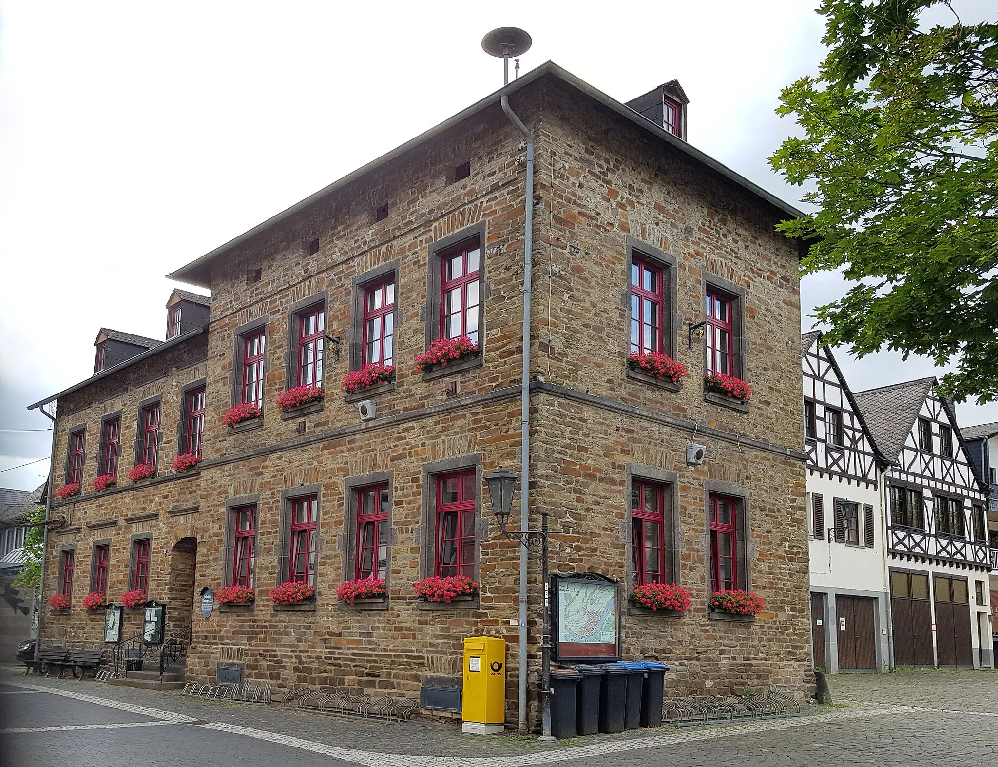 Photo showing: Ehemalige Schule, Marktstraße 12 in Winningen