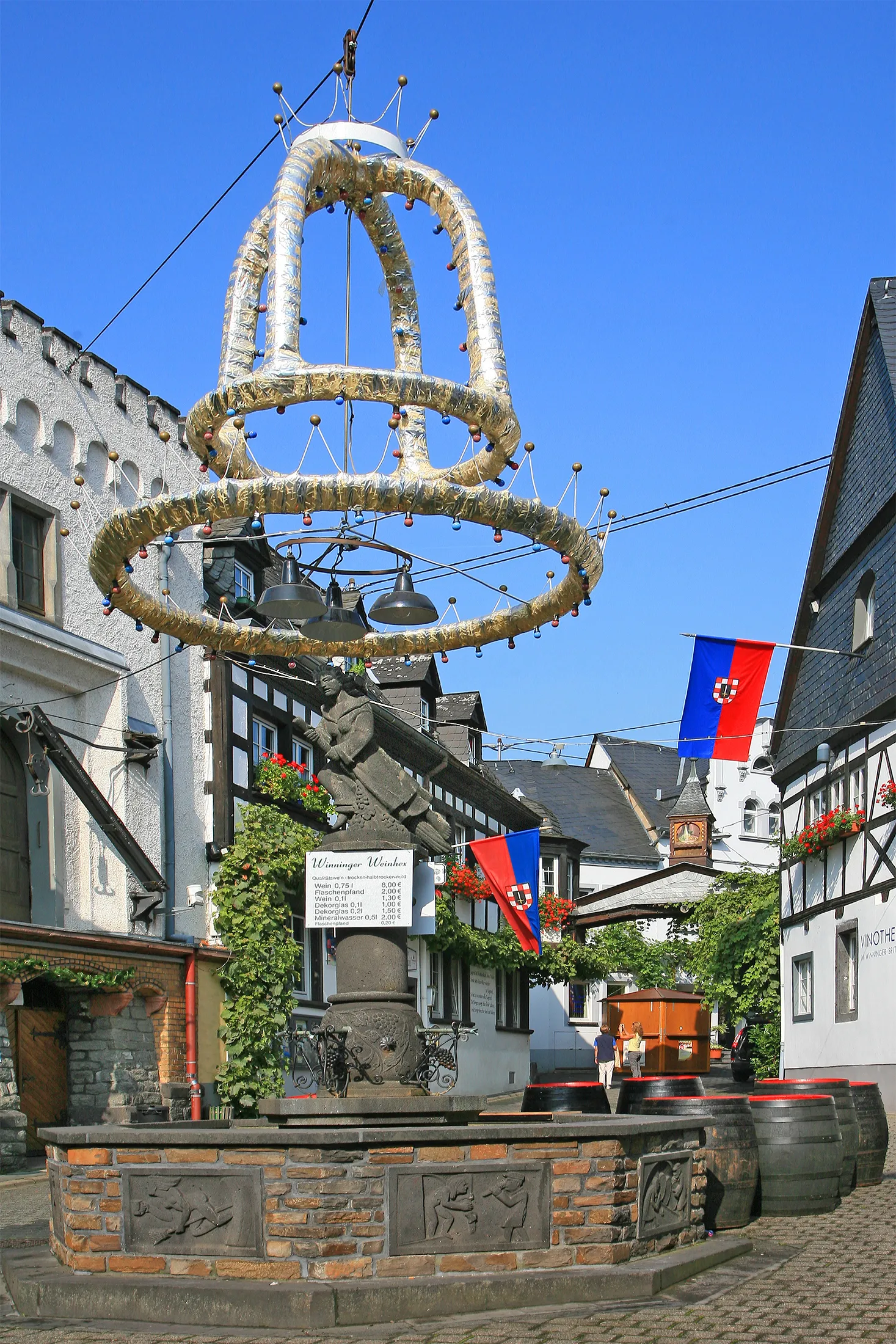 Photo showing: Winninger Wine festival (Weinhex): Winningen is a winegrowing village on the Moselle in the district of Mayen-Koblenz.