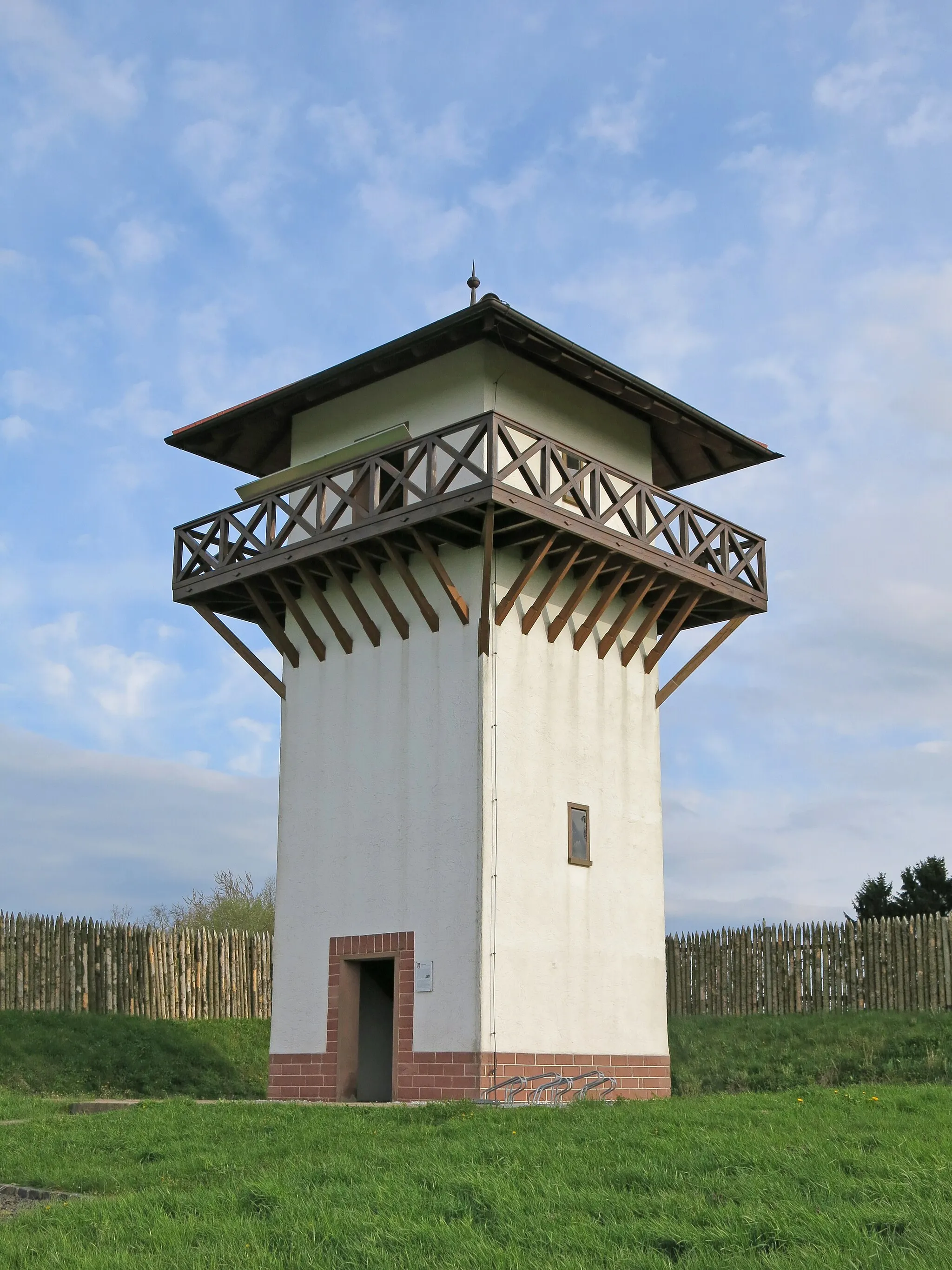 Photo showing: Lookout-tower near Mastershausen in Rhineland-Palatinate.