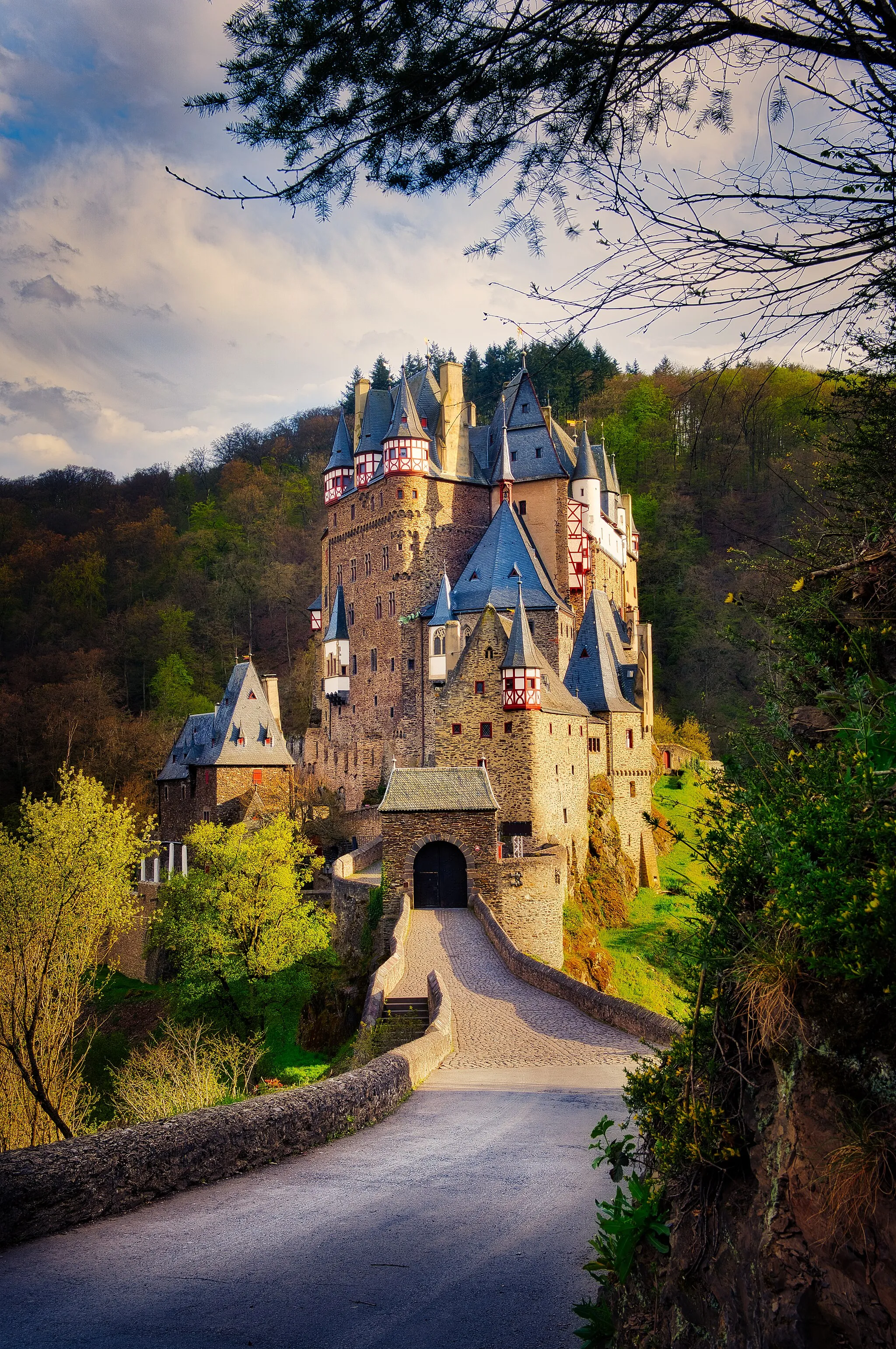 Photo showing: Burg Eltz, Mai 2021