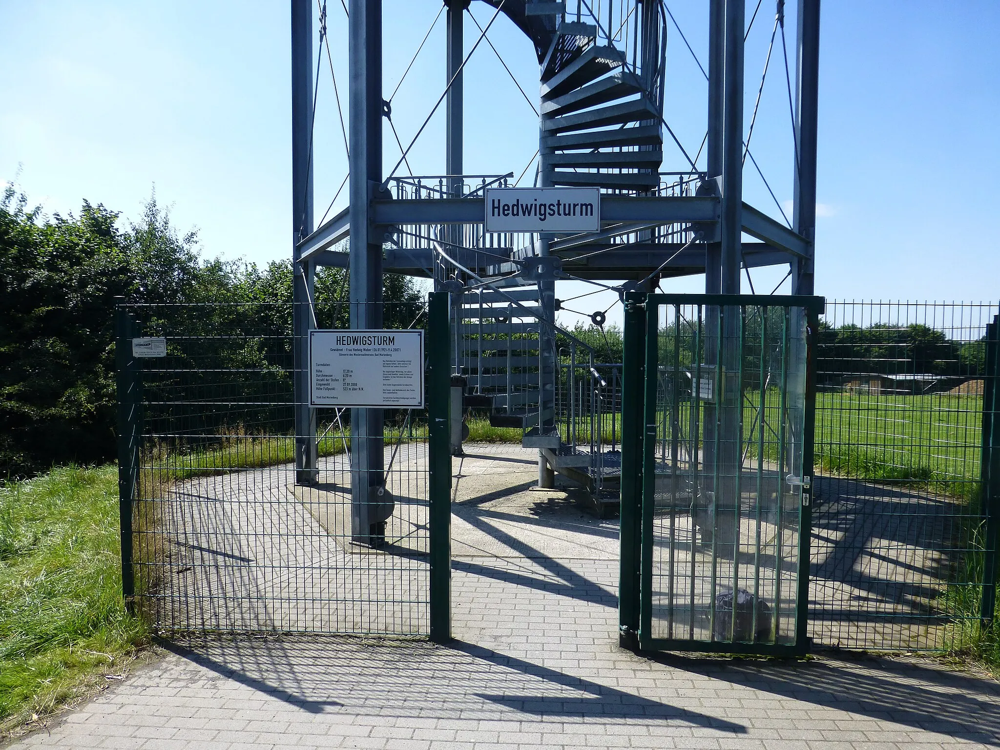 Photo showing: Hedwigsturm; Zugang zum Turm mit Informationstafel