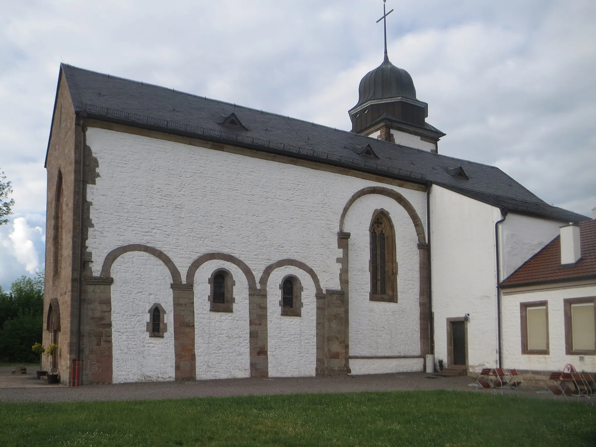 Photo showing: Propsteikirche St. Remigius auf dem Remigiusberg bei Kusel, romanische Pfeilerbasilika mit gotischem Chor aus dem 1/4 des 12. Jh., Quer- und Seitenschiffe abgebrochen