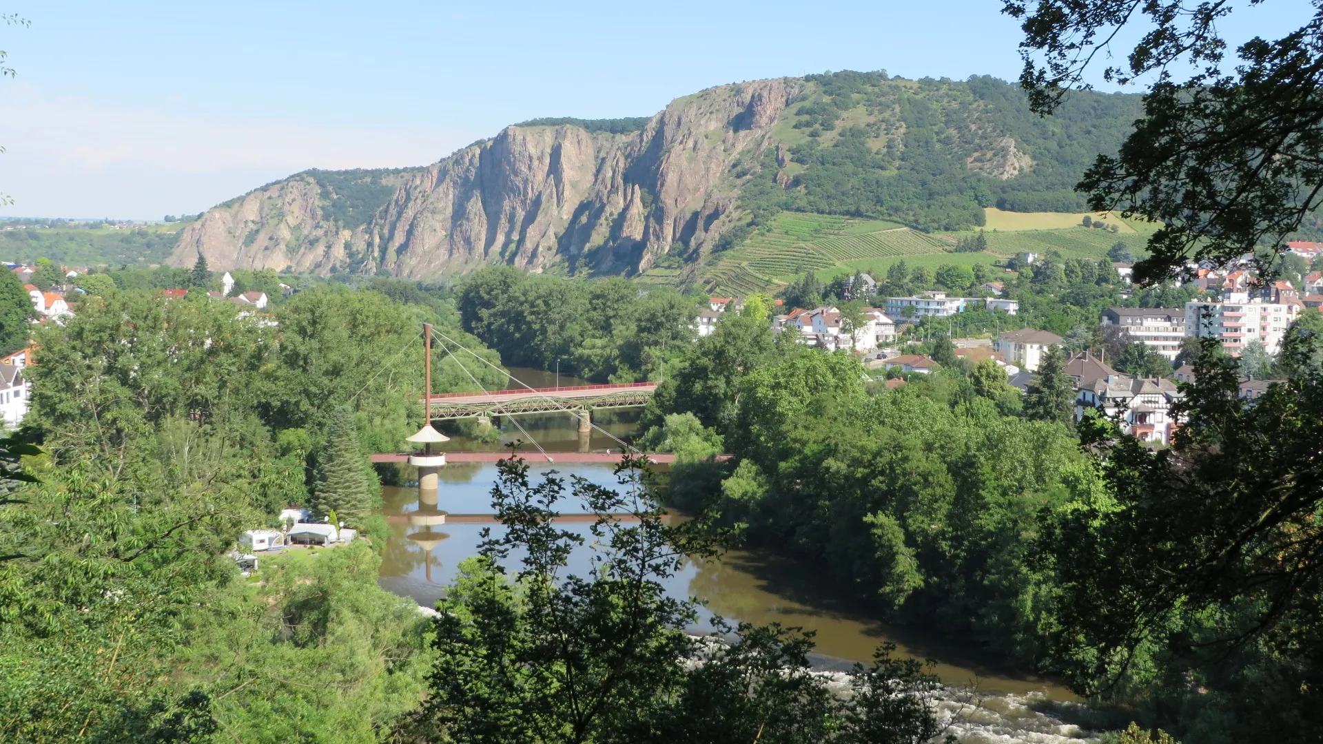 Photo showing: Nahe near Bad Münster am Stein with view at Rotenfels