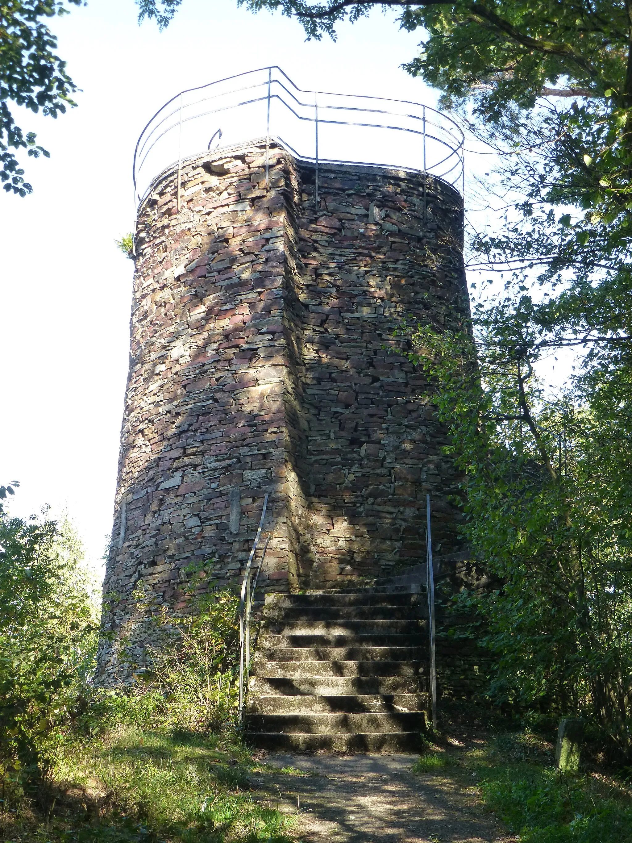 Photo showing: Der Malbergturm auf dem Malbergskopf südlich von Bad Ems