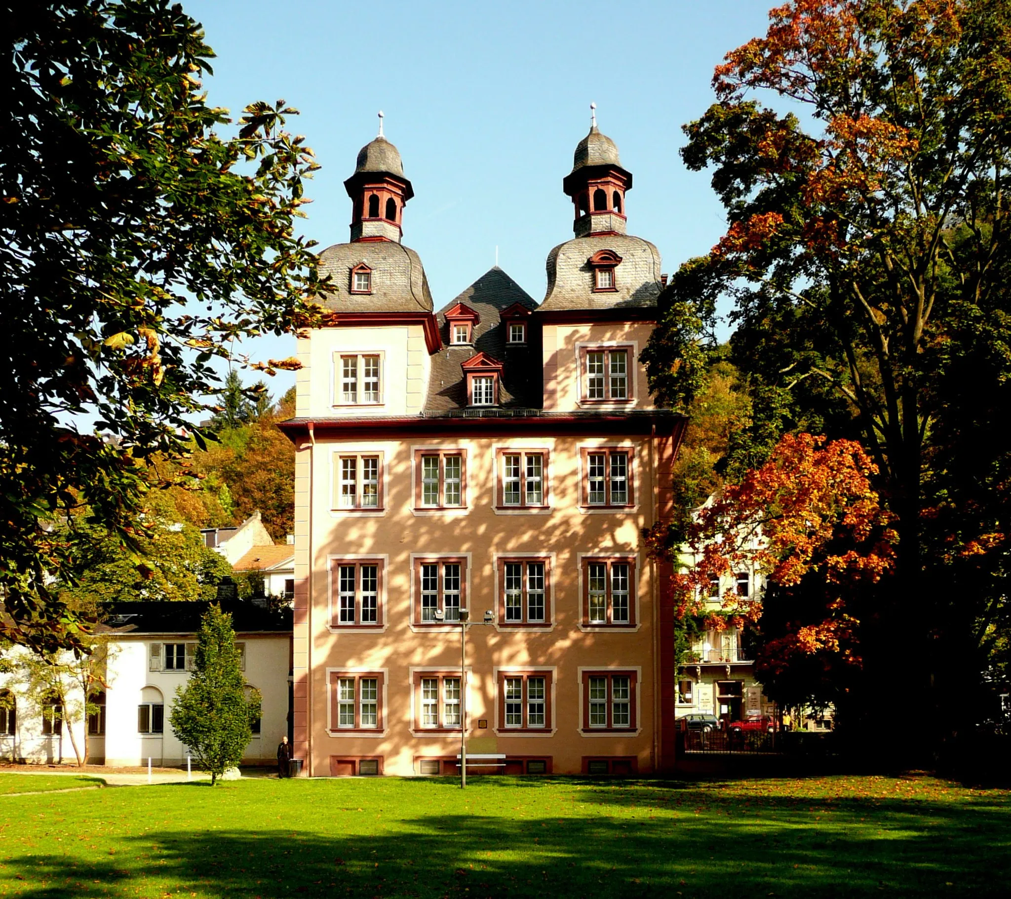 Photo showing: Karlsburg , called Vier Tuerme in Bad Ems: built 1696, finished 1809/10; architect Johann Christoph Sebastiani (?)