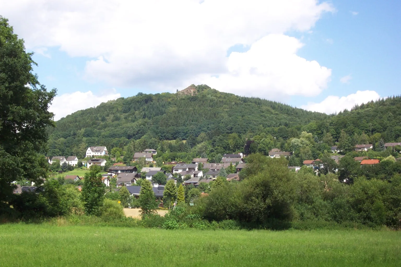 Photo showing: Roßbach (Wied), Berg Roßbacher Häubchen, ehemaliger Basaltsteinbruch
