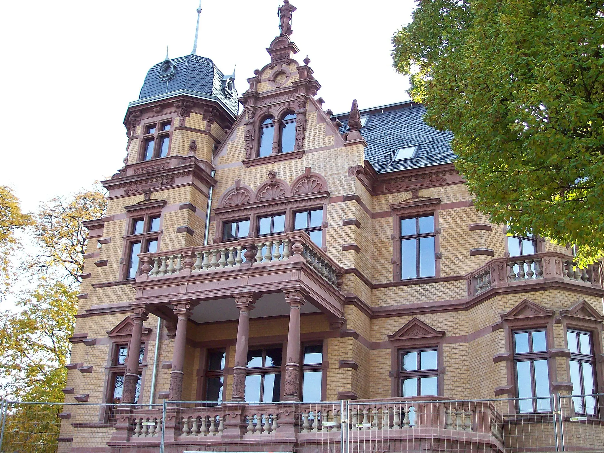 Photo showing: Die Rheinfront der Villa Belgrano in Boppard