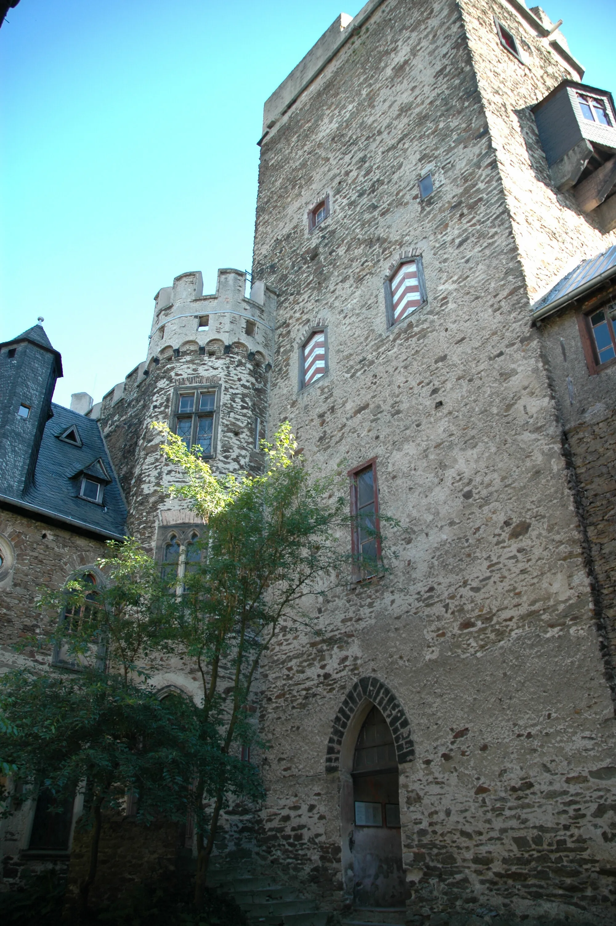 Photo showing: Bergfried vom Innenhof