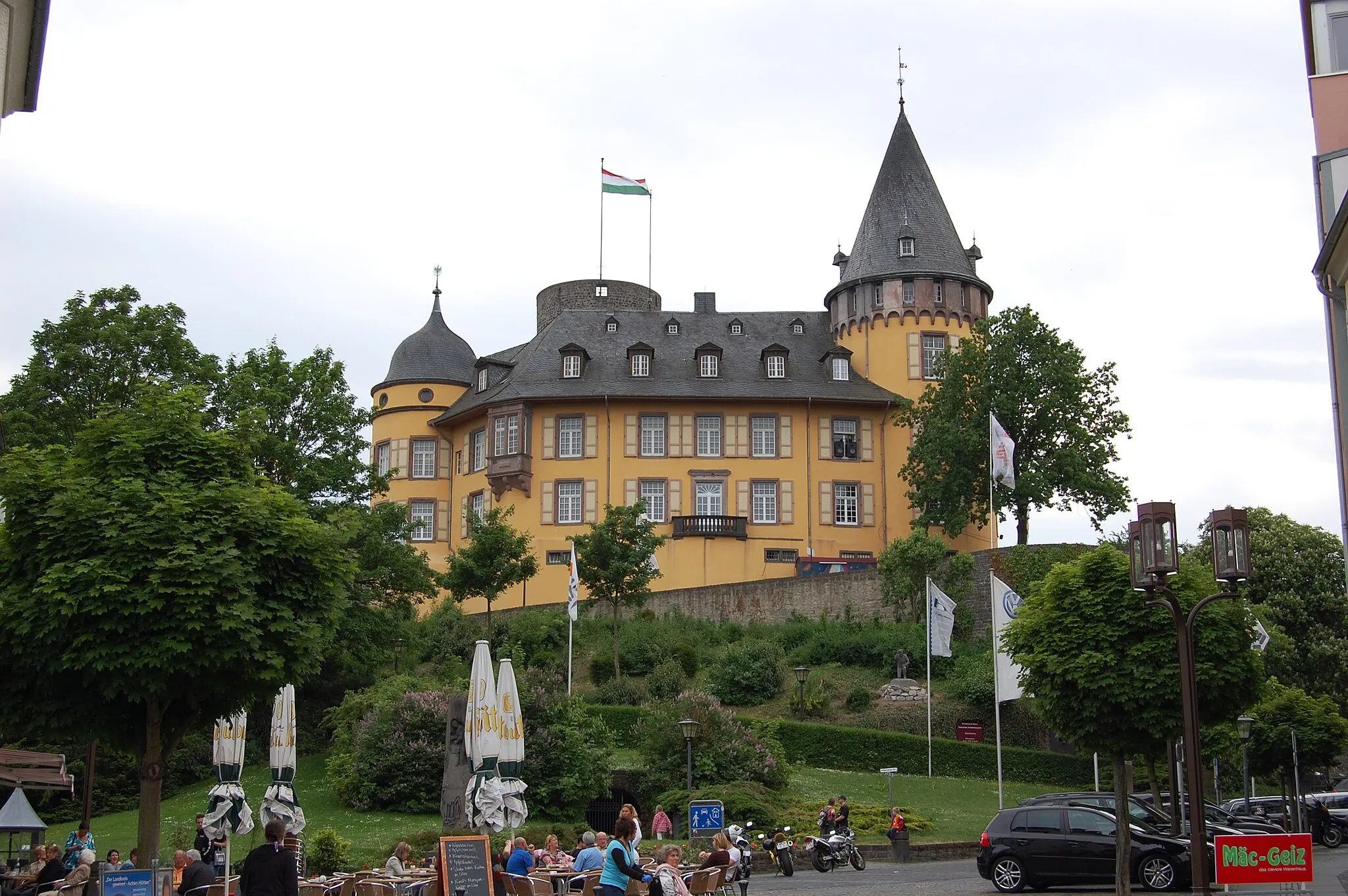 Photo showing: The Genoveva castle in Mayen.