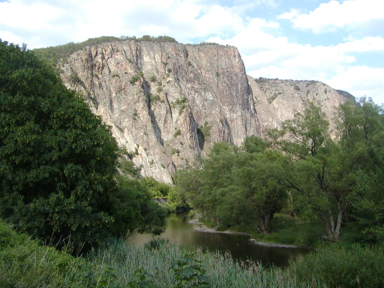 Photo showing: Nahe bei Norheim mit Rotenfels