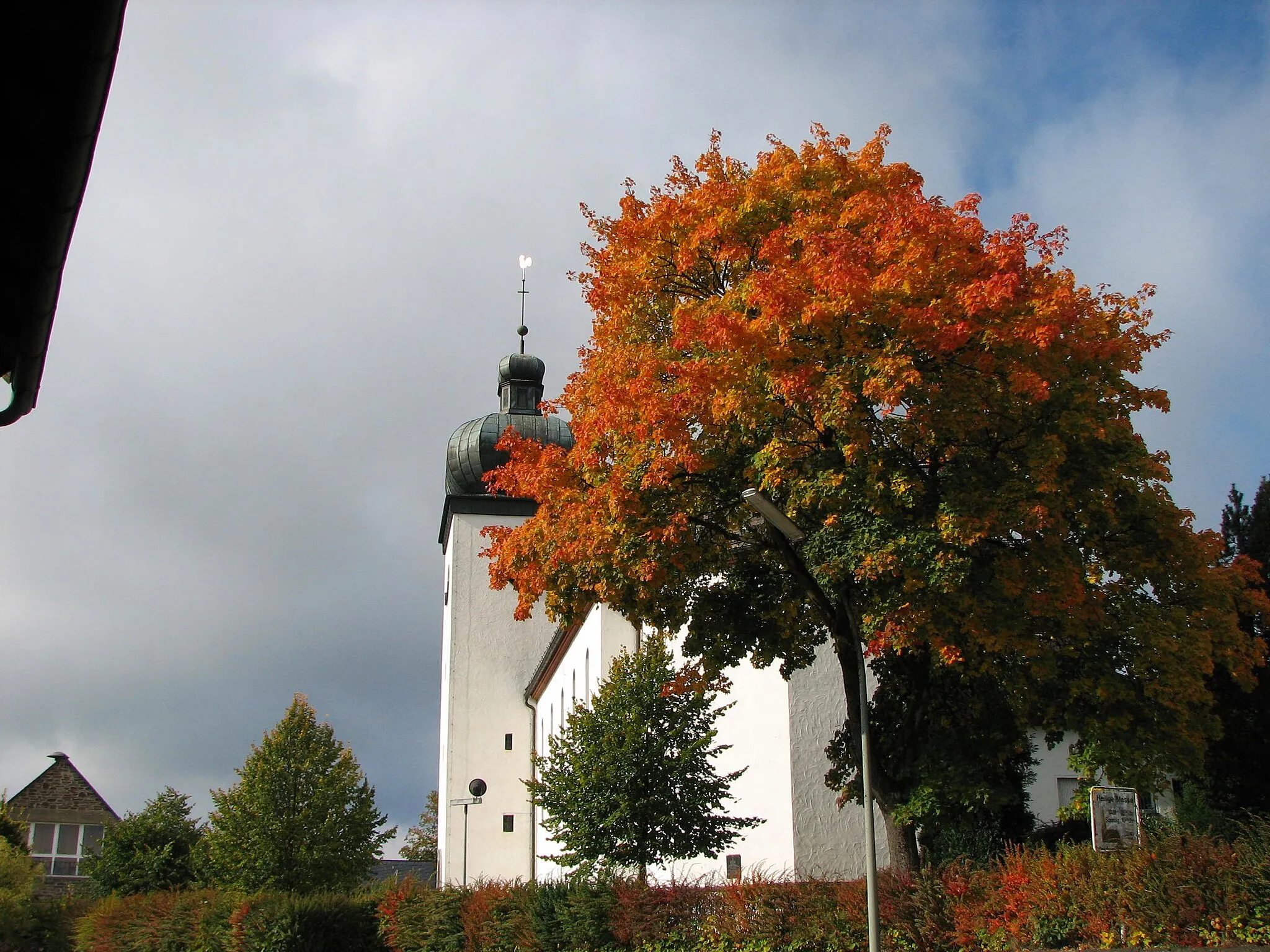 Photo showing: St.Marien-Kirche in Schmallenberg Bracht