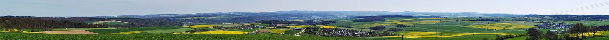 Photo showing: Panoramic view from Heisebäumchen viewpoint, ranging from North via East to South-West