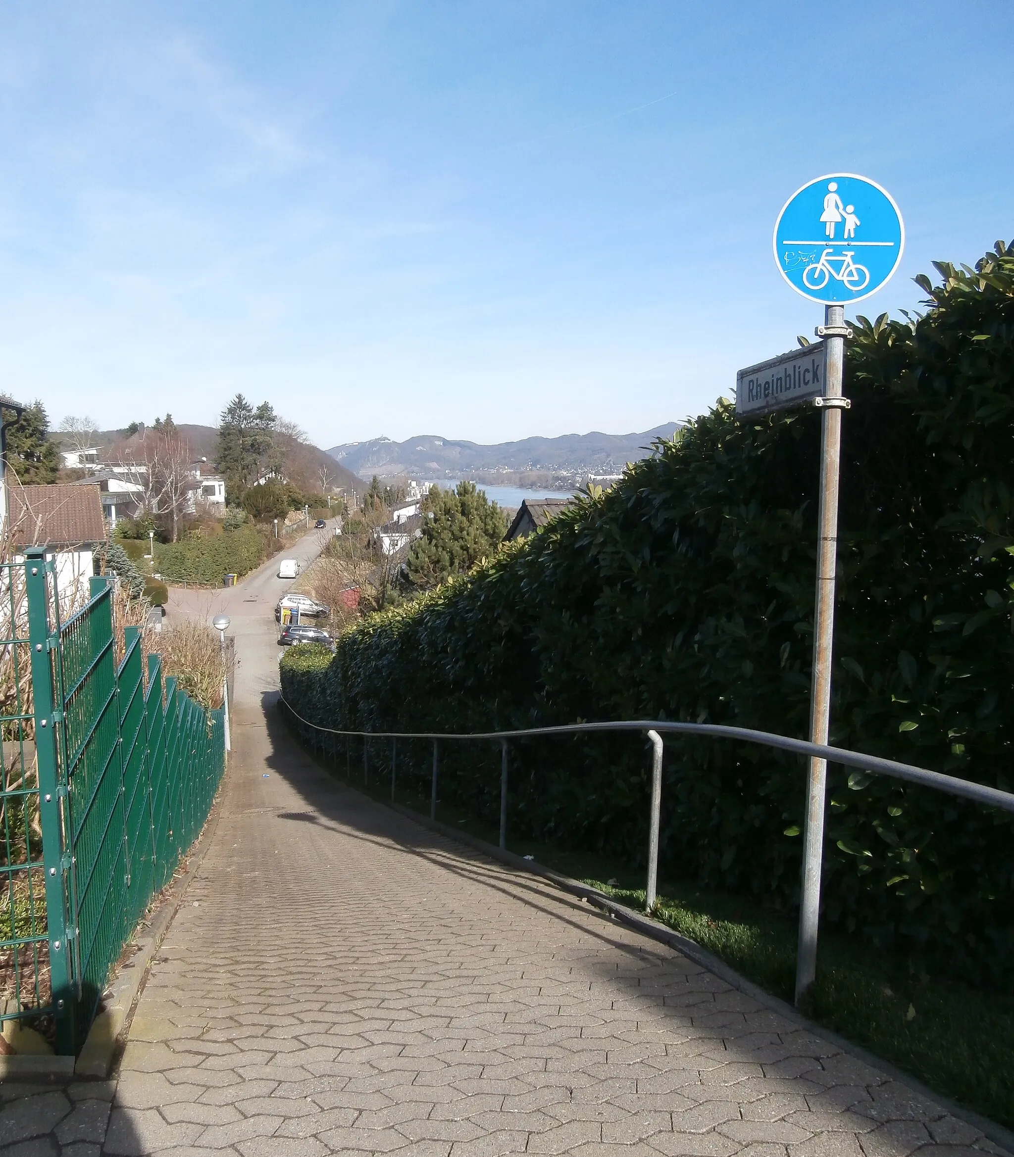 Photo showing: Beginn der Straße Rheinblick, Oberwinter-Birgel