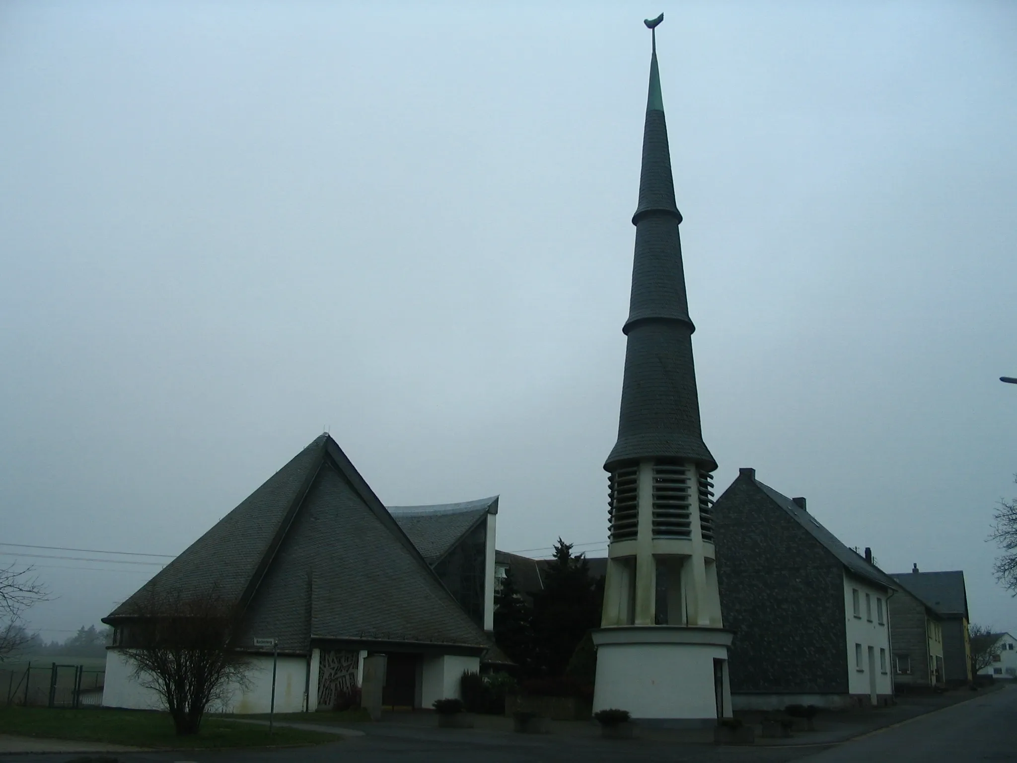 Photo showing: moderner Kirchbau in Löffelschied