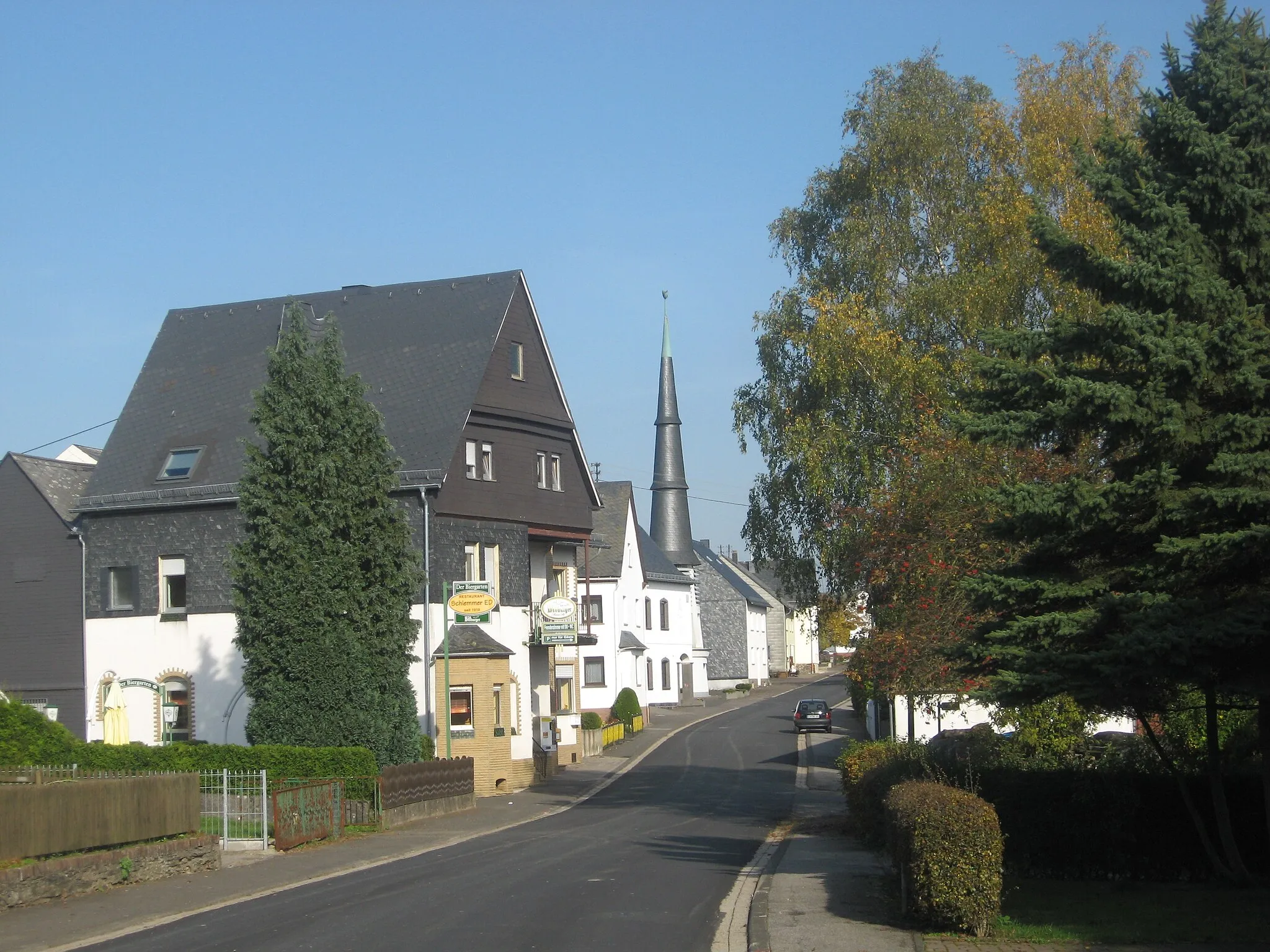 Photo showing: Village Löffelscheid in the Hunsrück landscape, Germany.
