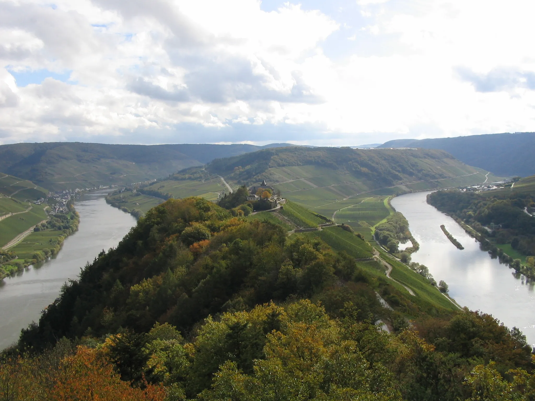 Photo showing: Die Marienburg an der Mosel in ihrer Umgebung