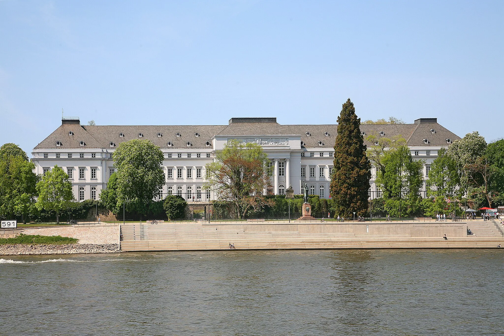 Photo showing: The "Kurfürstliche Schloss" in Koblenz was built between 1777 and 1793 in the style of French early classicalism