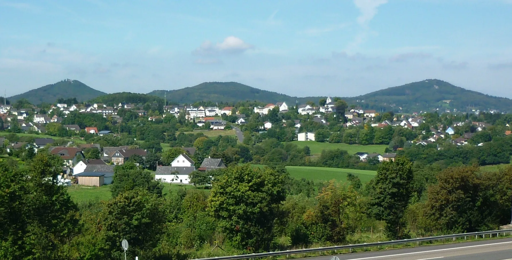 Photo showing: Aegidienberg mit Siebengebirge