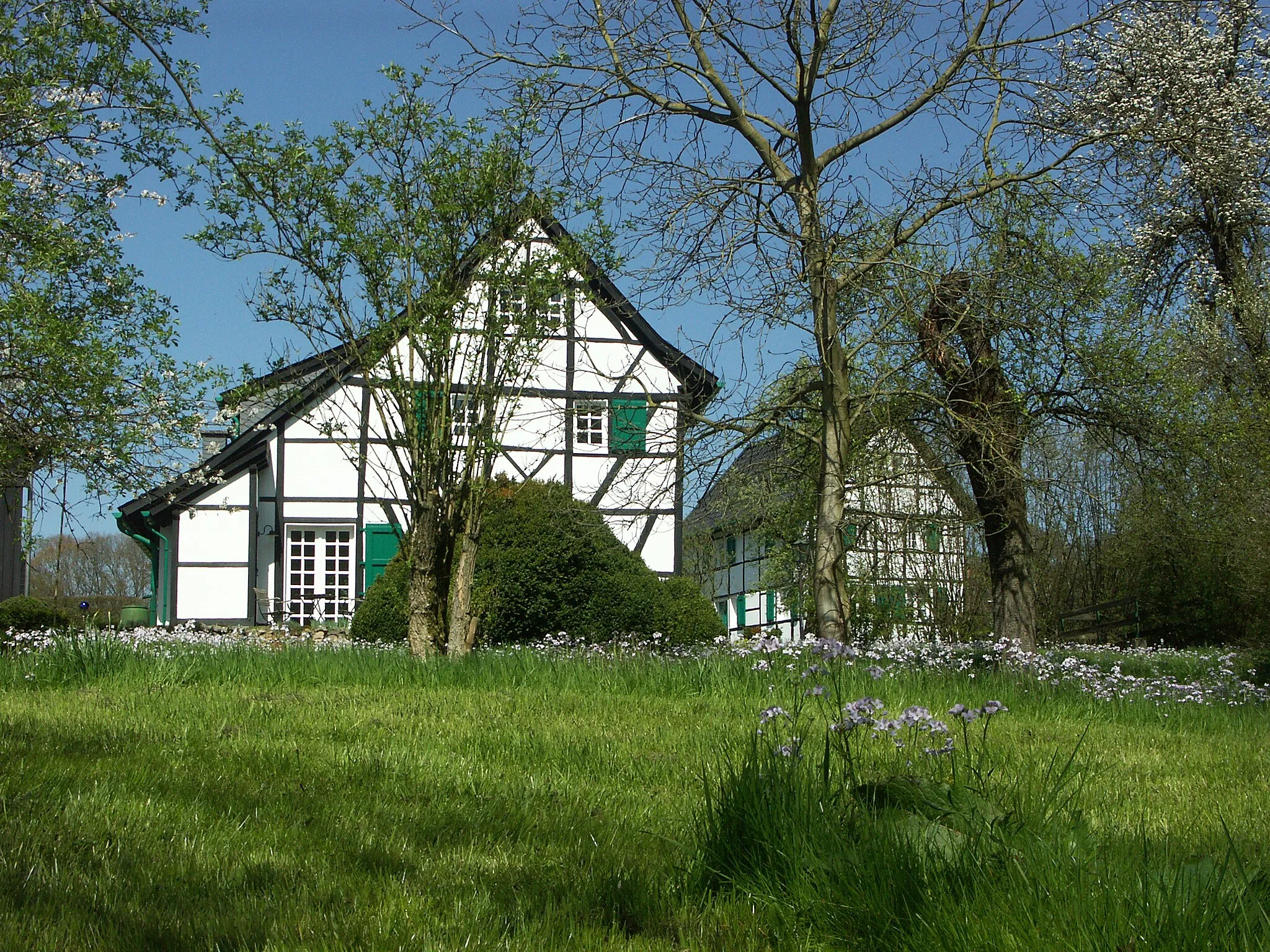 Photo showing: Hapelrath No. 5+6 in spring 2010