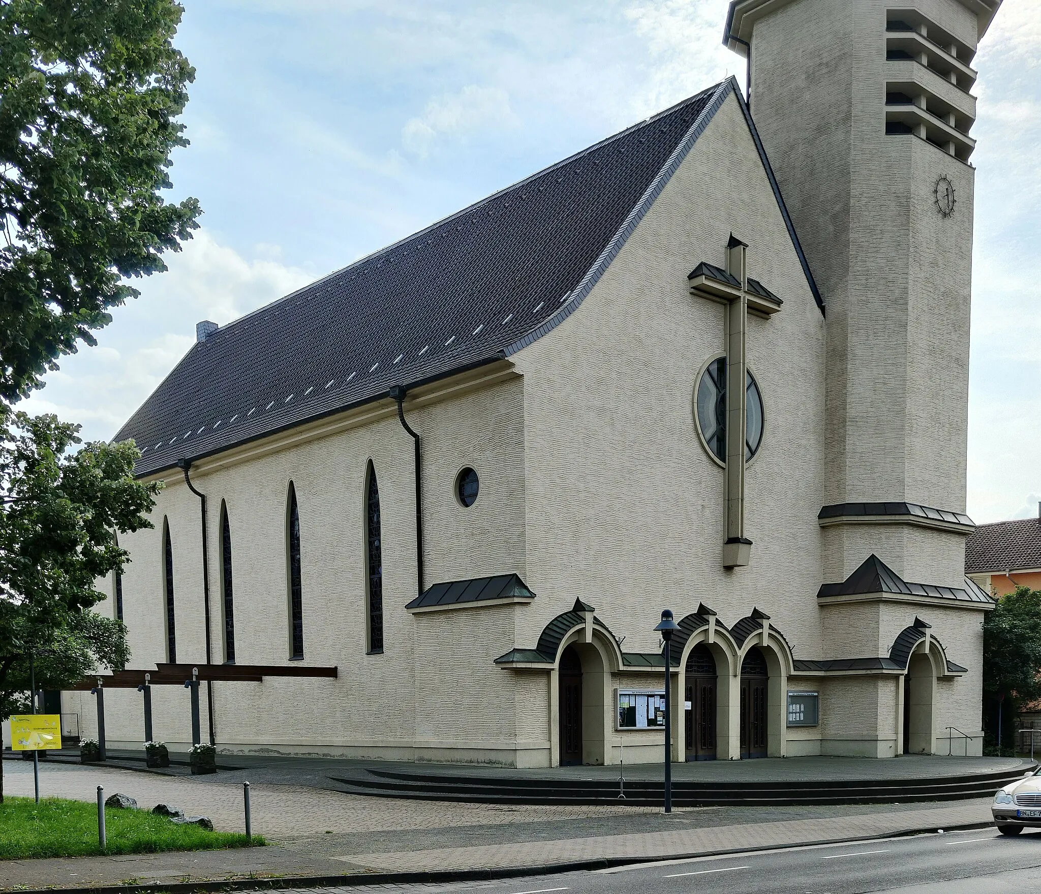 Photo showing: Katholische Pfarrkirche St. Antonius Dransdorf, Stadt Bonn, Nordrhein-Westfalen, Deutschland