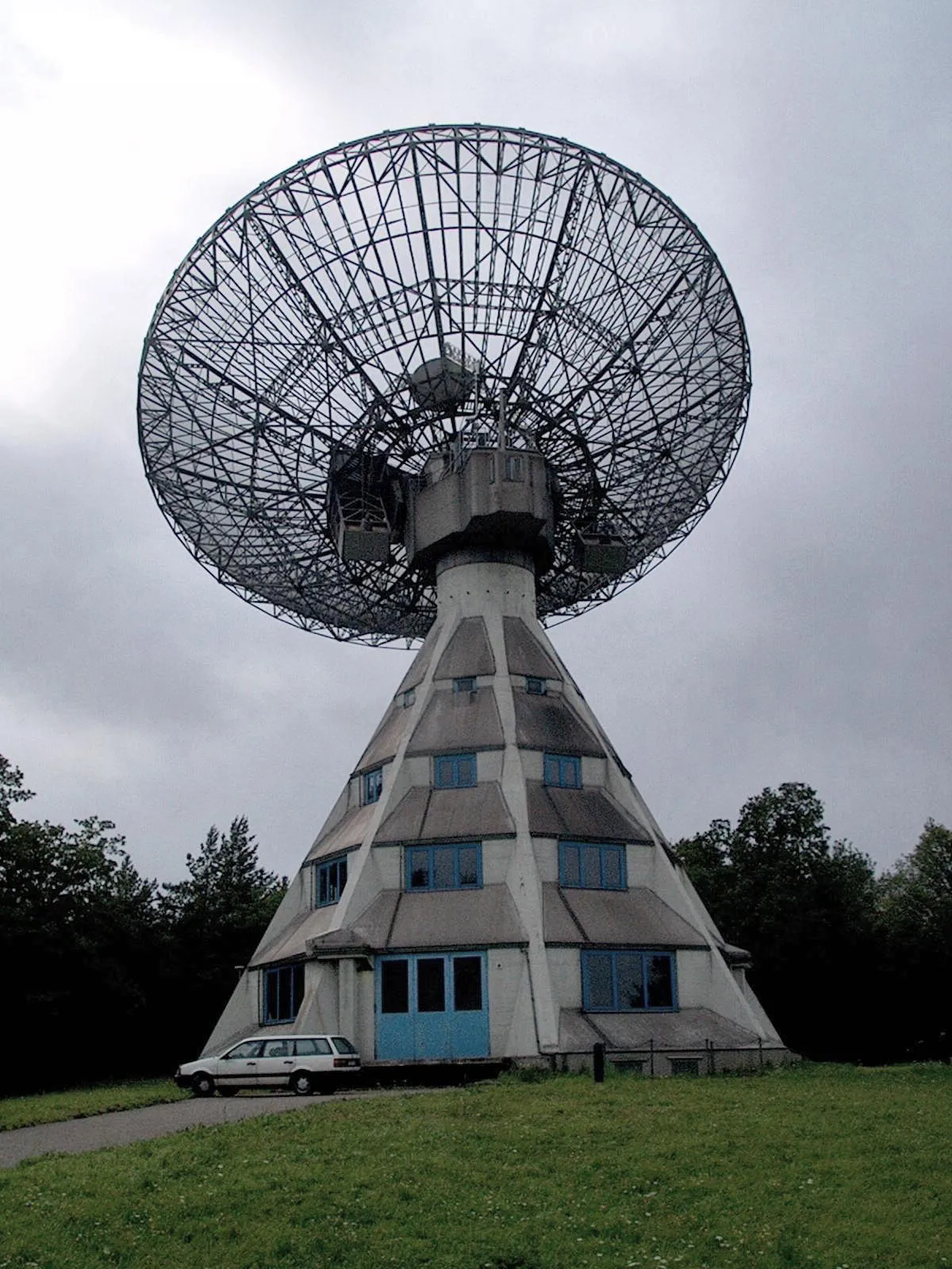 Photo showing: Radioteleskop Astropeiler von 1956 bei Bad Münstereifel mit 25 m-Schüssel