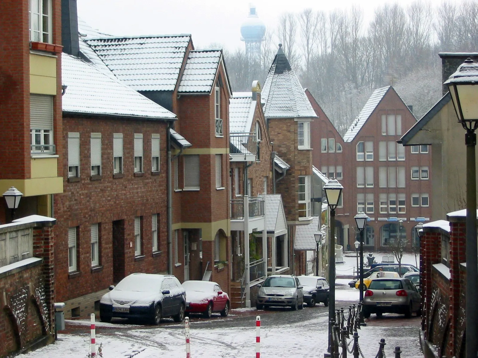 Photo showing: Blick von der Übacher Kirche Richtung Wasserturm