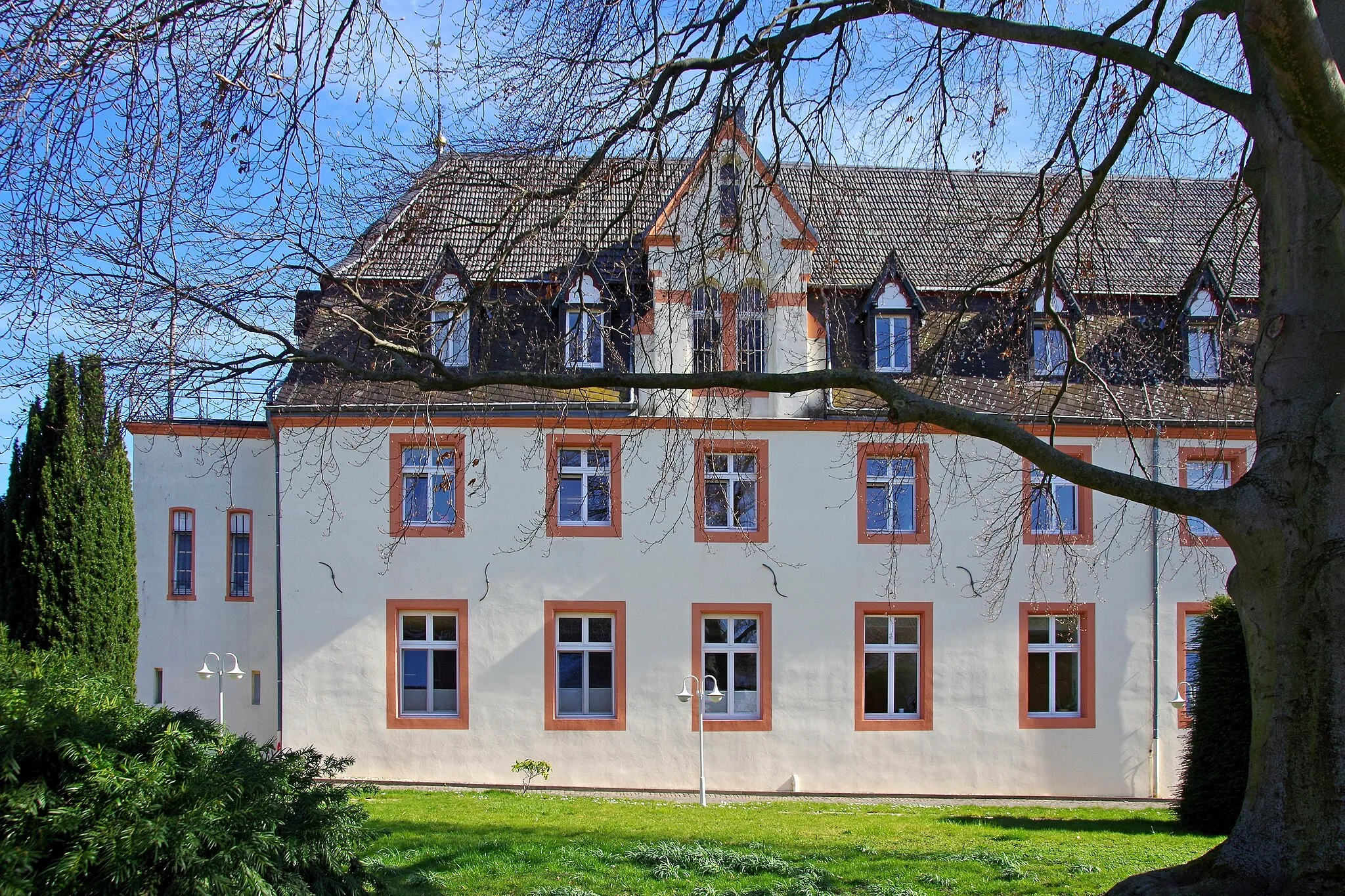 Photo showing: Kloster Marienborn (Eifel), Westseite