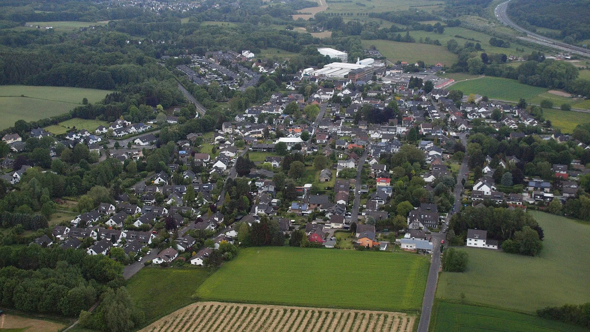 Photo showing: Birlinghoven, Luftaufnahme (2015)