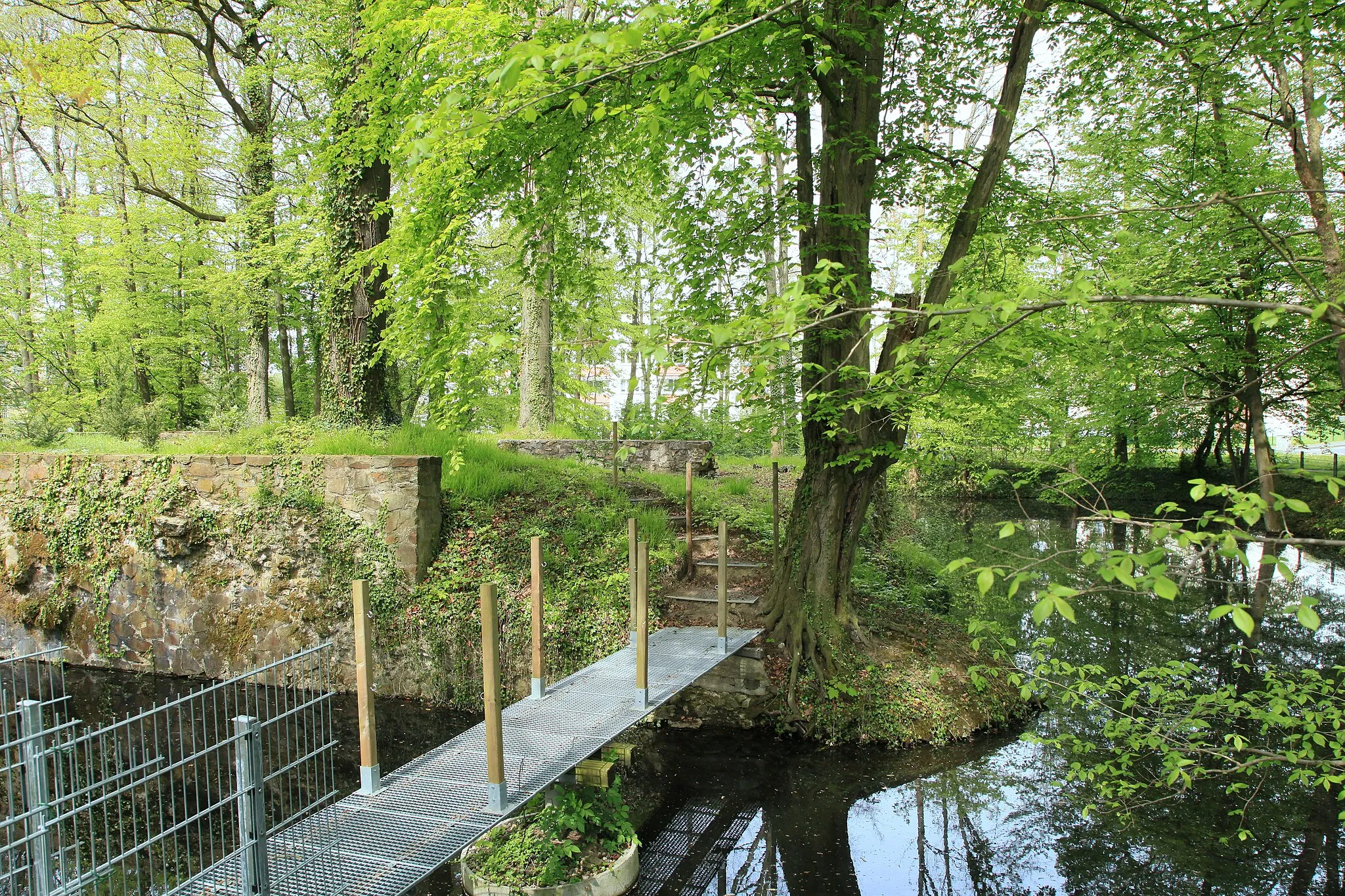 Photo showing: Motte Kippekausen, Burgplatz in Refrath, Bergisch Gladbach