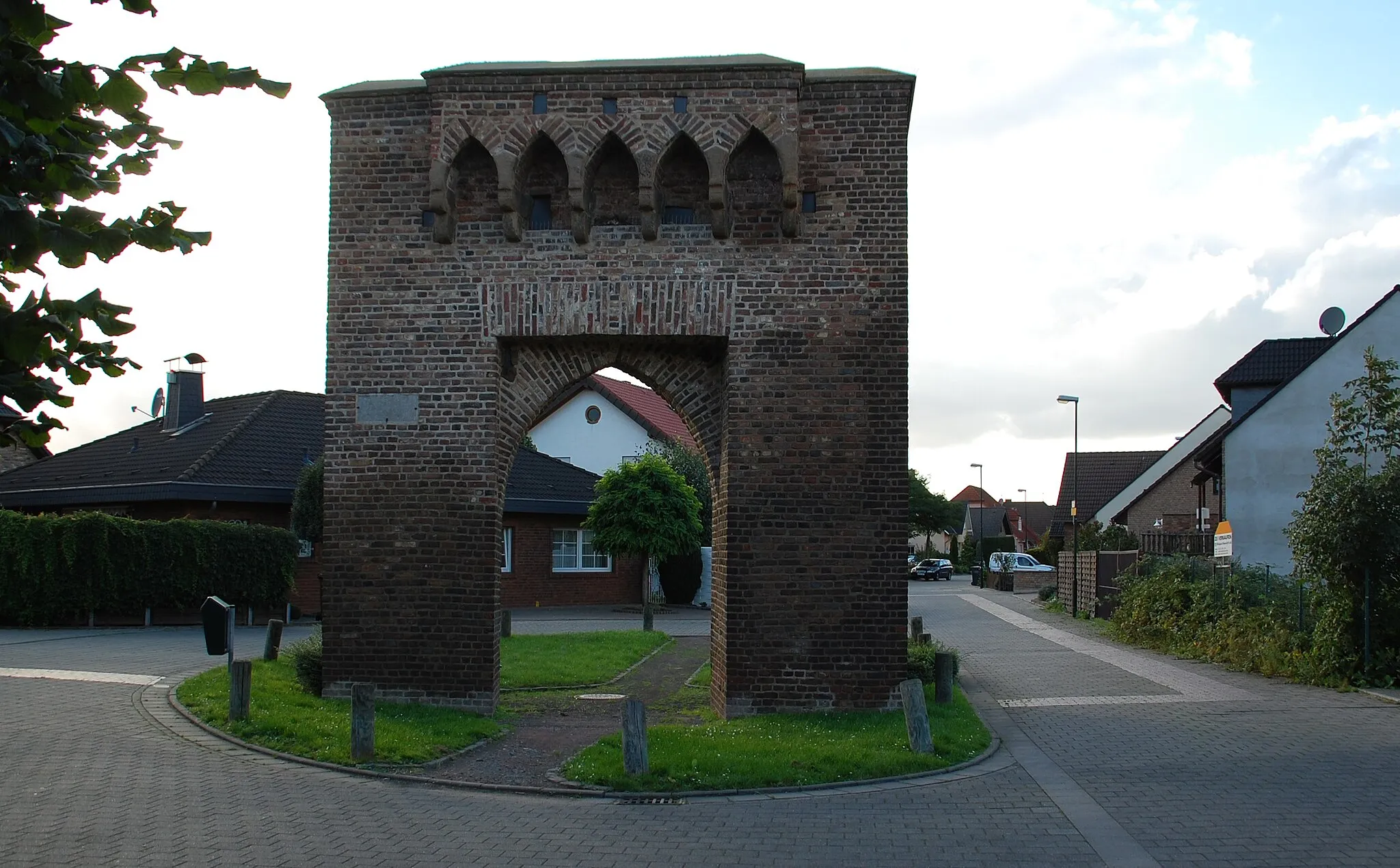 Photo showing: Burgtor in Brüggen, Kerpen