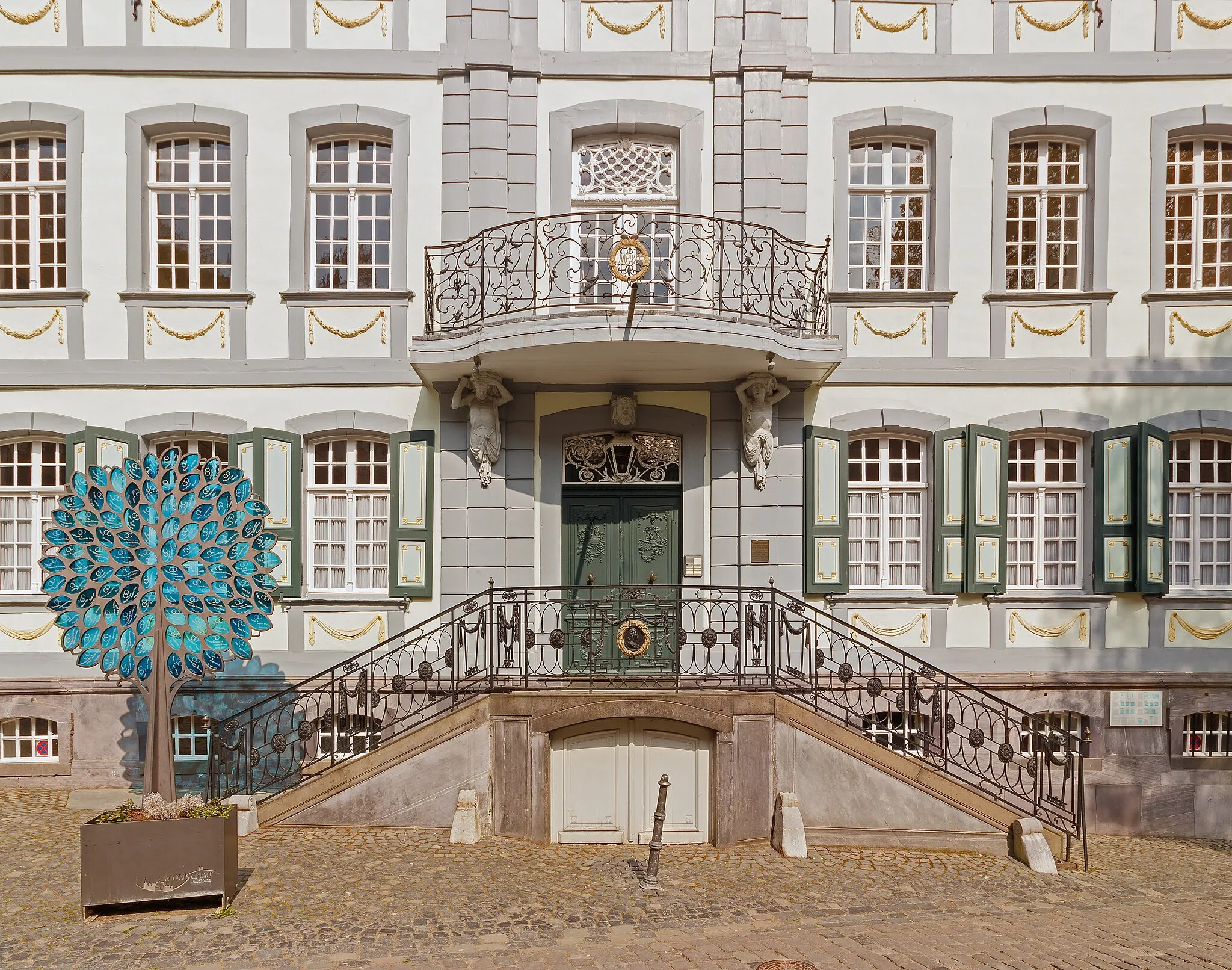Photo showing: Part of the facade of the Haus Troistorff, 18 Laufenstraße, Monschau, North Rhine-Westphalia, Germany.