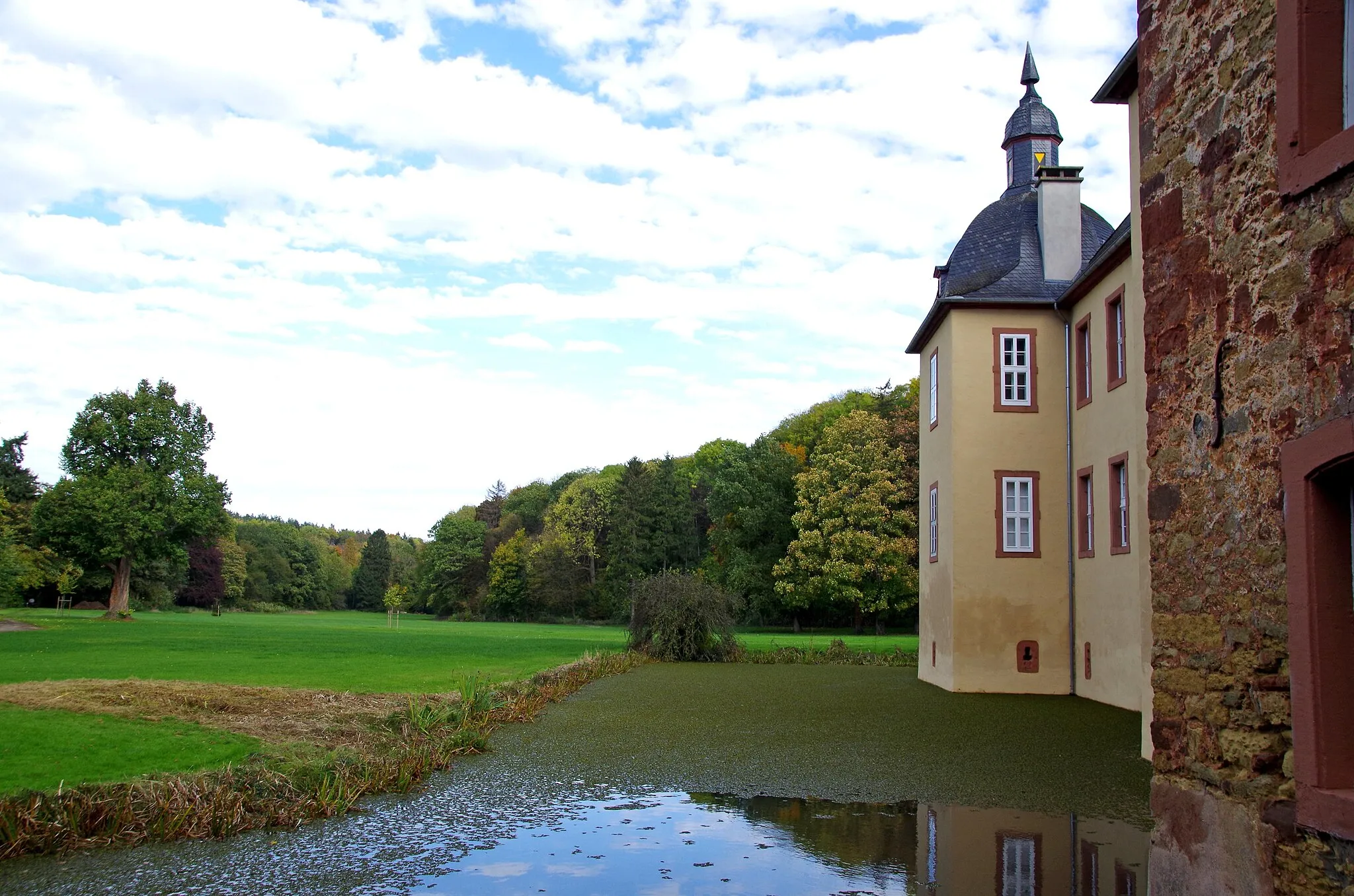 Photo showing: Schloss Eicks, Nordwestfront mit Naturpark