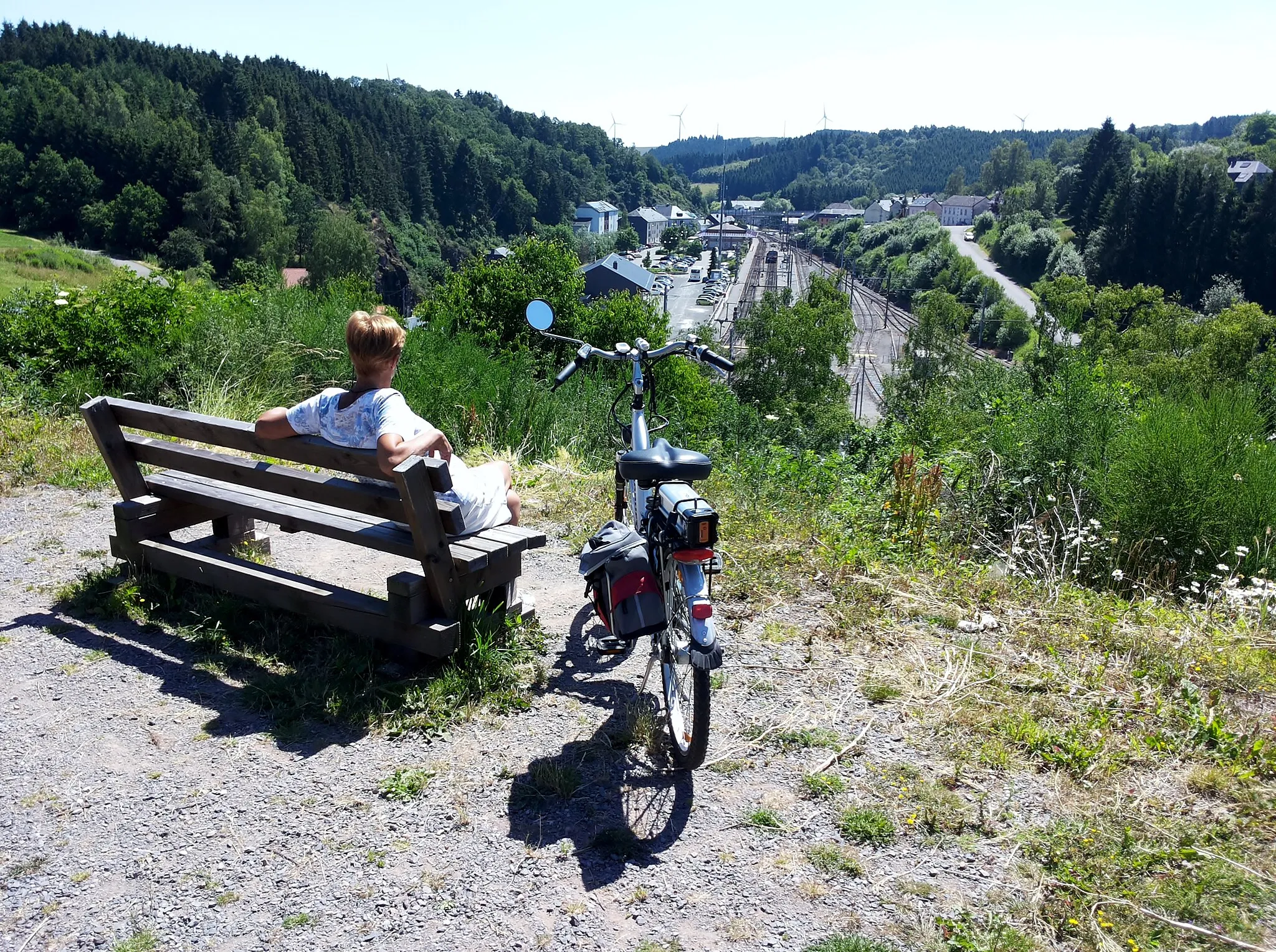 Photo showing: Vennbahnradweg, Blick zurück nach Bf. Ulflingen