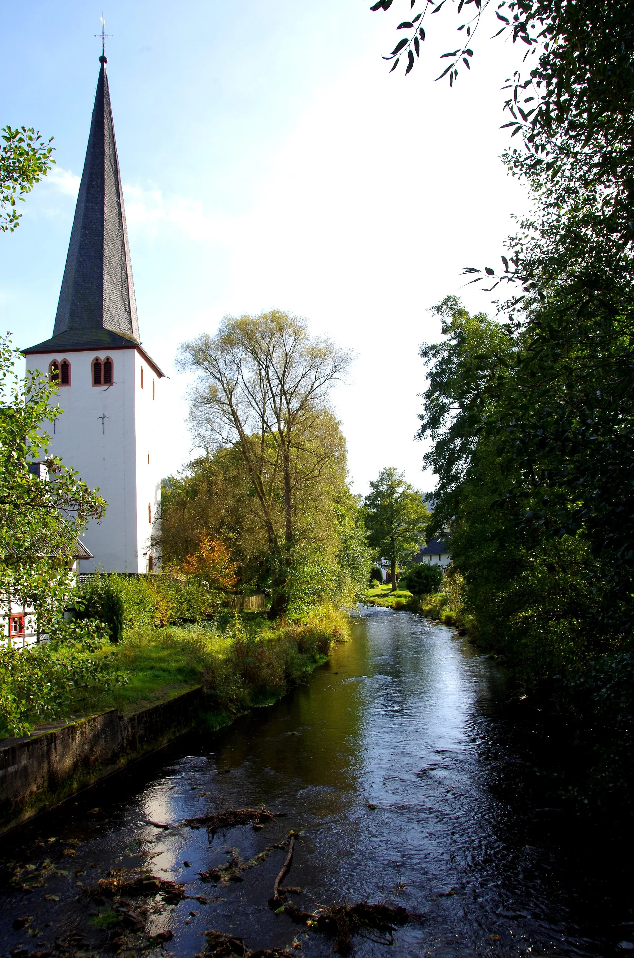 Photo showing: Kirchturm mit Olef
