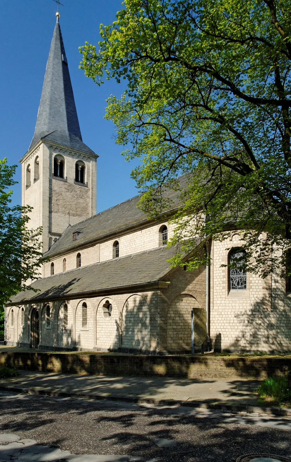 Photo showing: Saint Hubertus in Düsseldorf-Itter, Germany