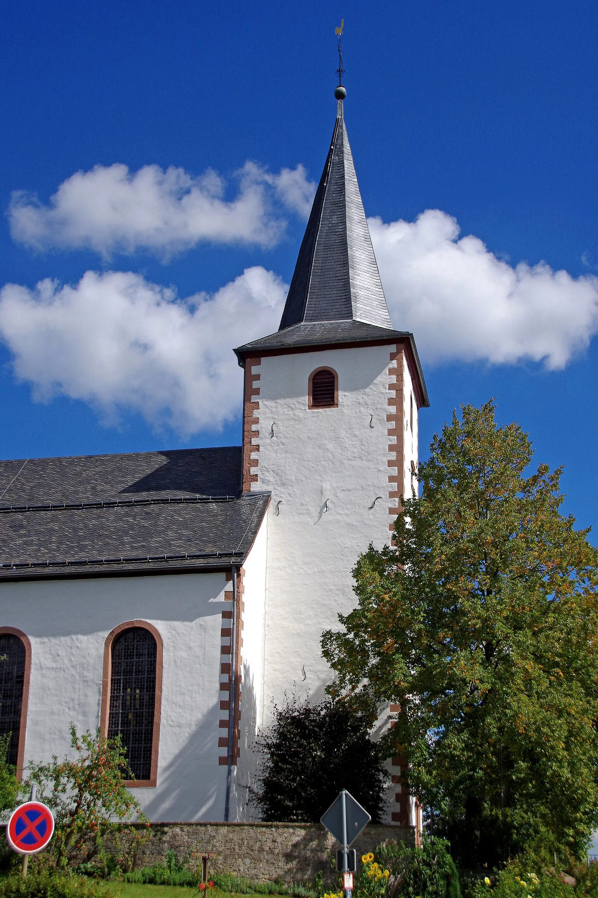 Photo showing: St. Lambertus (Tondorf), Südwestansicht
