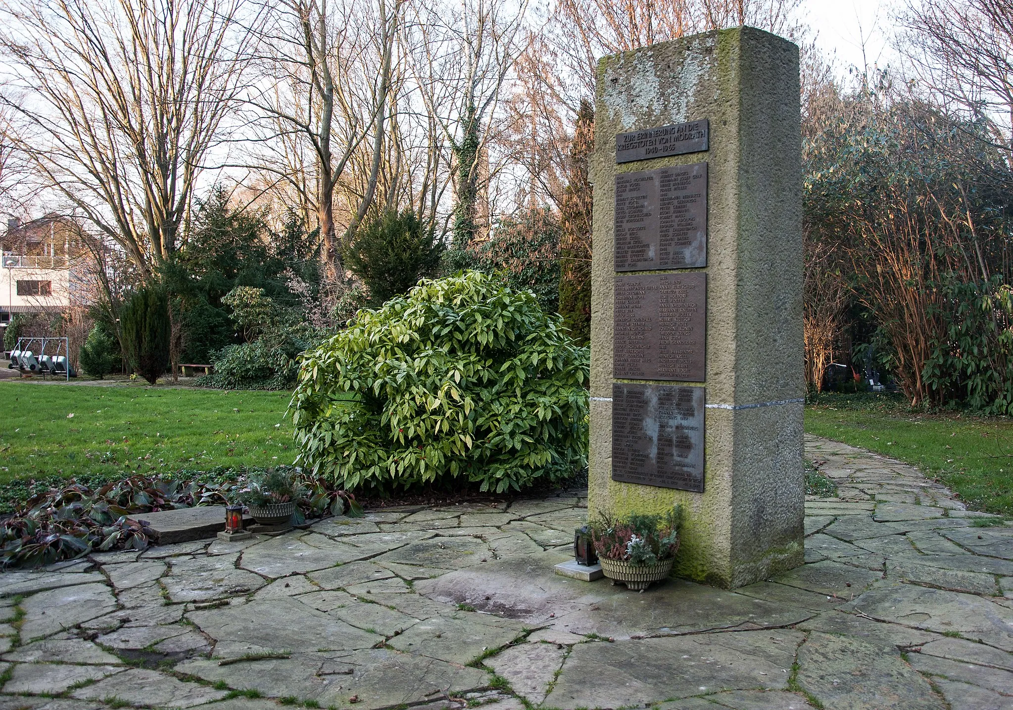 Photo showing: Gedenkstätte für die Kriegstoten von Mödrath, Friedhof Kerpen