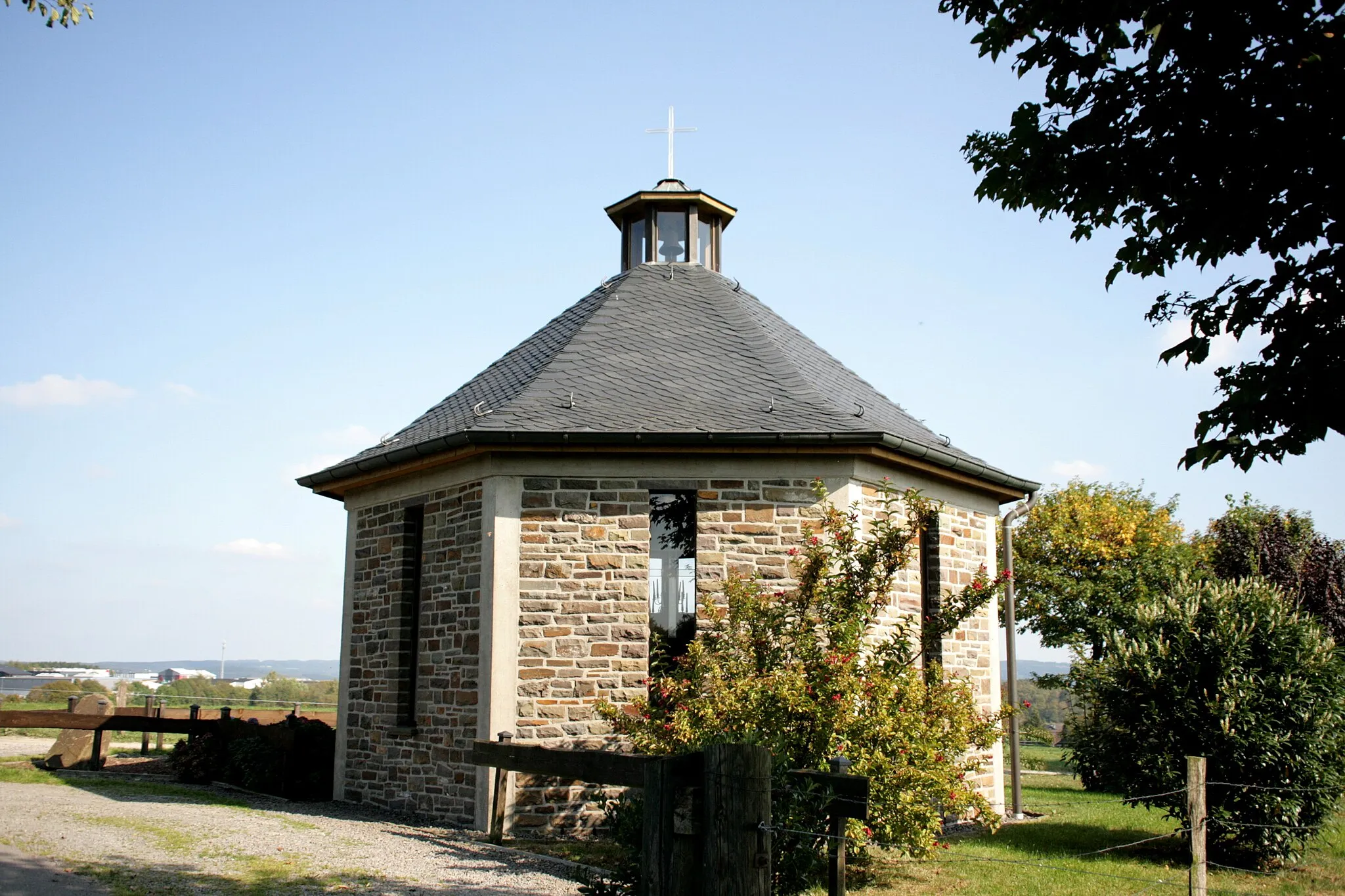 Photo showing: Ökumenische Schöpfungskapelle in Lindlar-Remshagen