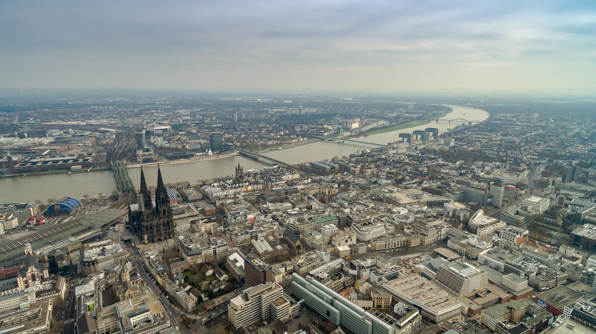 Photo showing: 500px provided description: K?ln ist mit mehr als einer Million Einwohnern die bev?lkerungsreichste Stadt des Landes Nordrhein-Westfalen sowie die viertgr??te Kommune der Bundesrepublik Deutschland. [#city ,#church ,#old ,#aerial ,#town ,#germany ,#station ,#cathedral ,#main ,#deutschland ,#rhine ,#cologne ,#rhein ,#dom ,#hauptbahnhof ,#de ,#bahnhof ,#stadt ,#silvester ,#mainstation ,#oldtown ,#domplatte ,#luftbild ,#gamescom ,#k?lner ,#nordrheinwestfalen ,#k?ln ,#colognecathedral ,#l?nderst?dte]