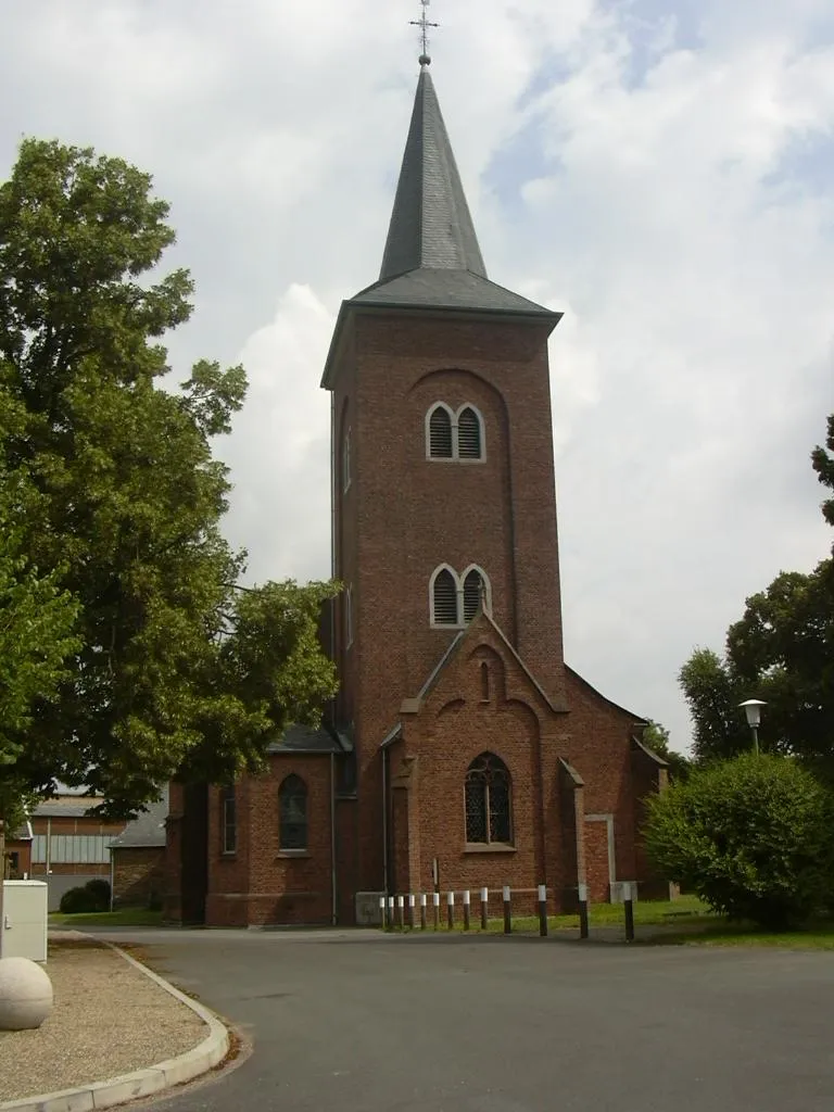 Photo showing: Lenedersdorf (Düren), Kirche
own work
papa1234

2006-08-04