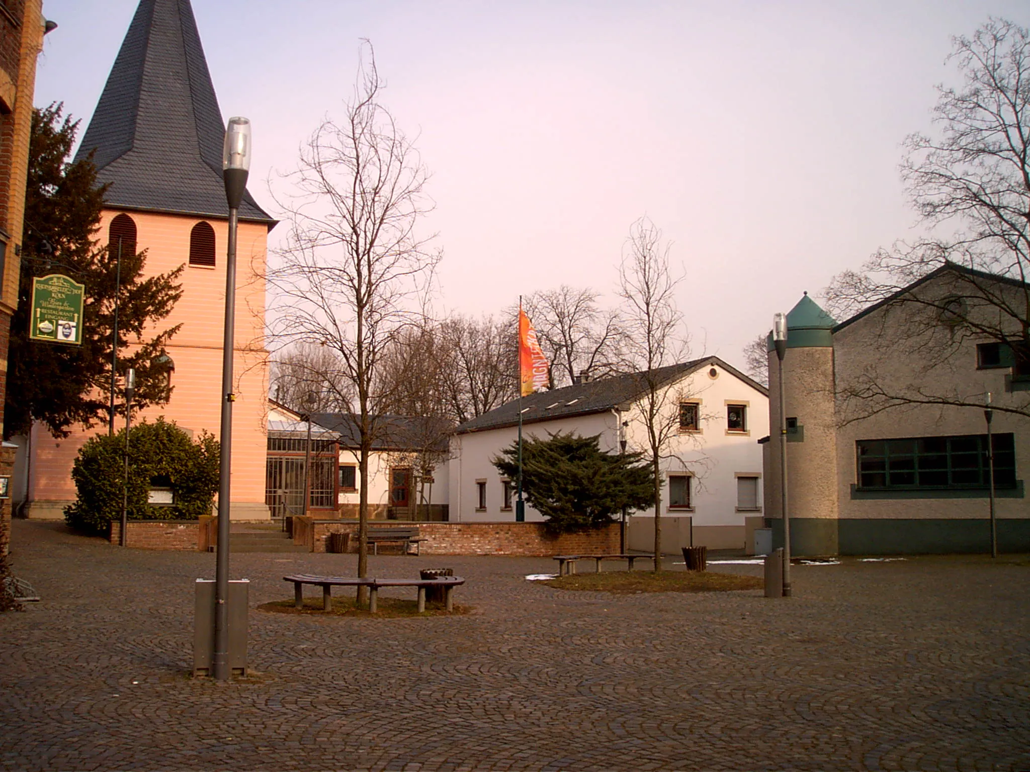 Photo showing: Köln-Rheinkassel, Dorfplatz, 2004,