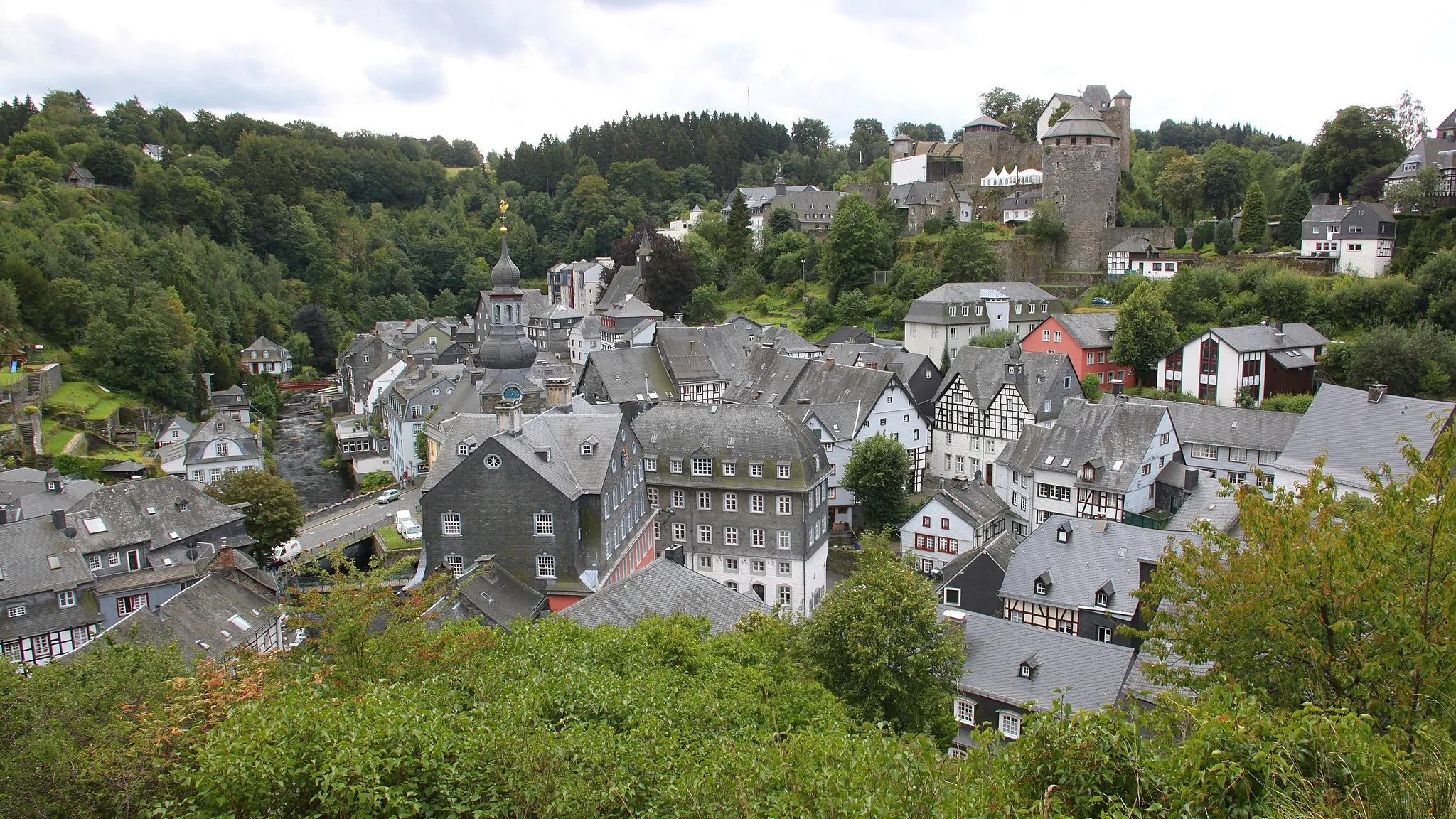 Photo showing: View on Monschau.