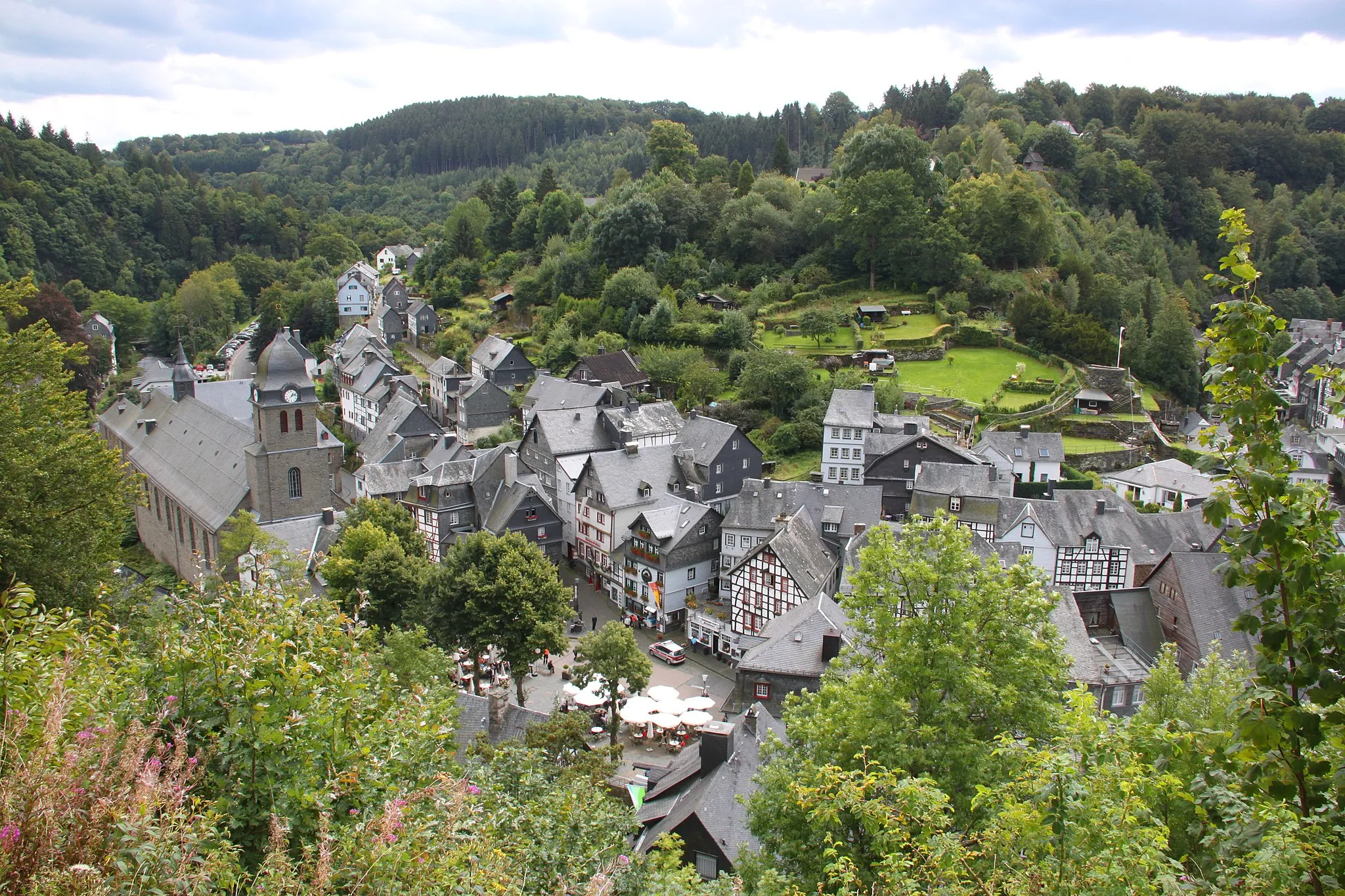 Photo showing: View on Monschau.