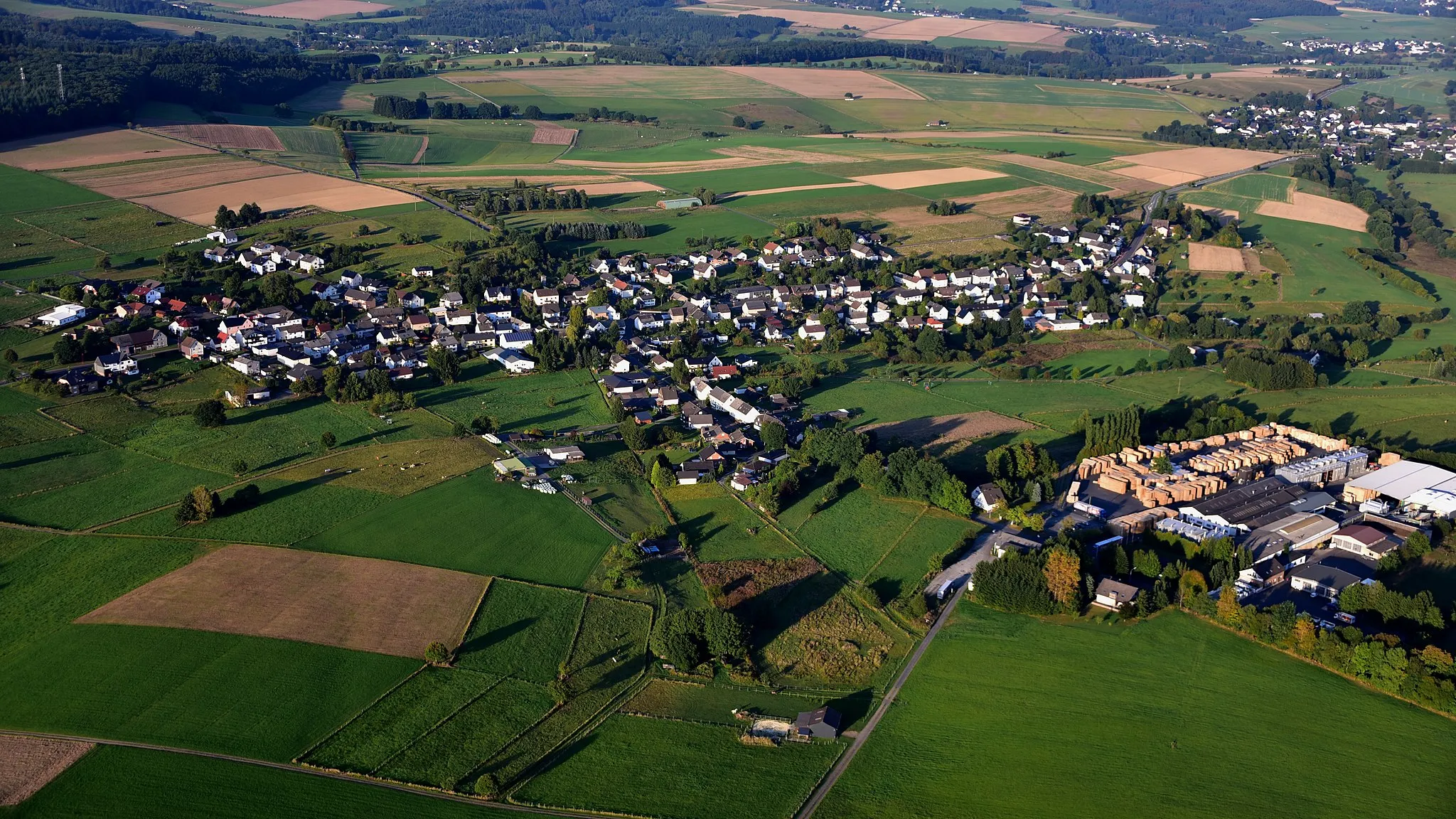 Photo showing: Berod bei Hachenburg, Luftaufnahme