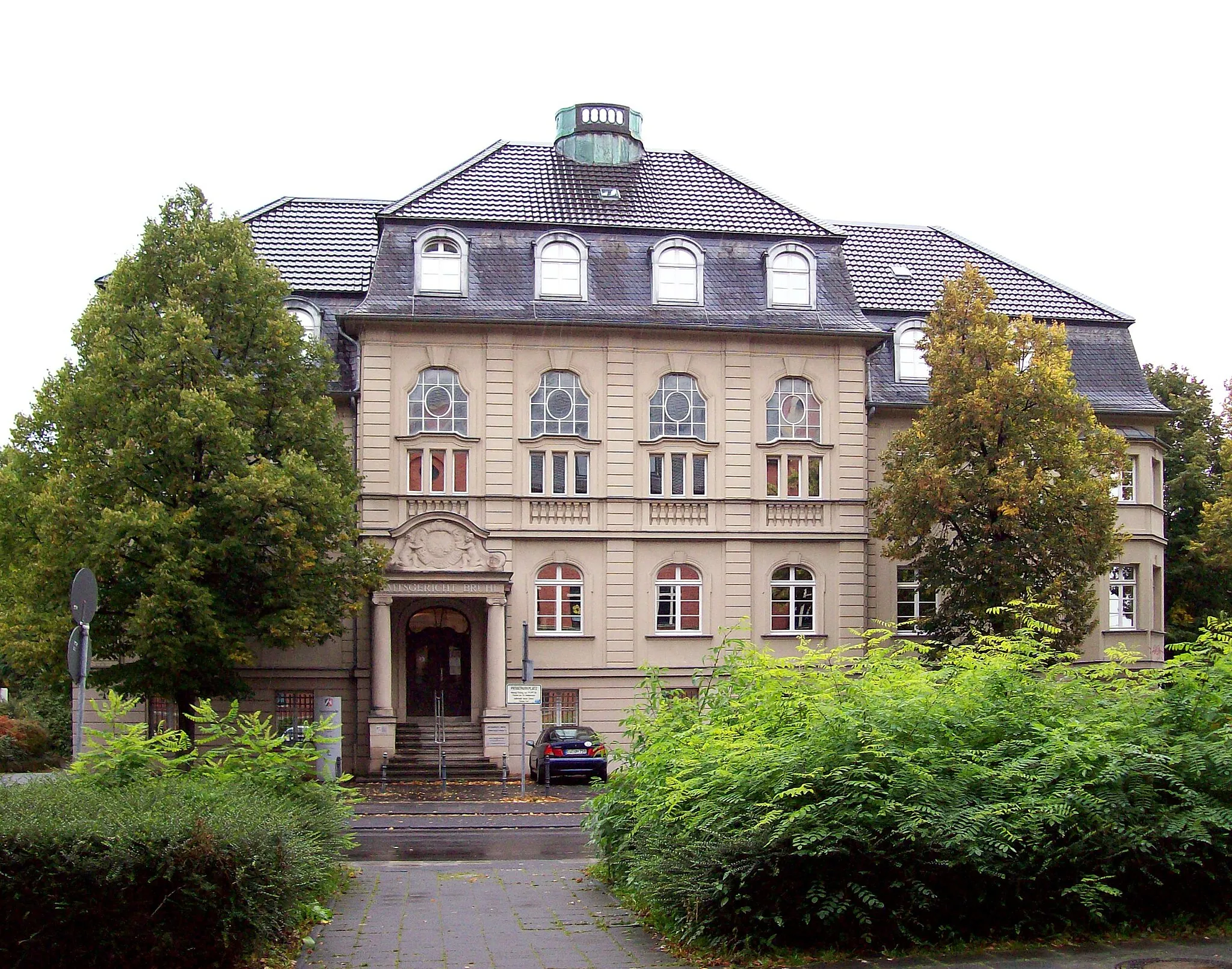 Photo showing: Amtsgericht Brühl (ehemaliges Rathaus der Bürgermeisterei Brühl-Land), Clemens-August-Straße 34, Brühl